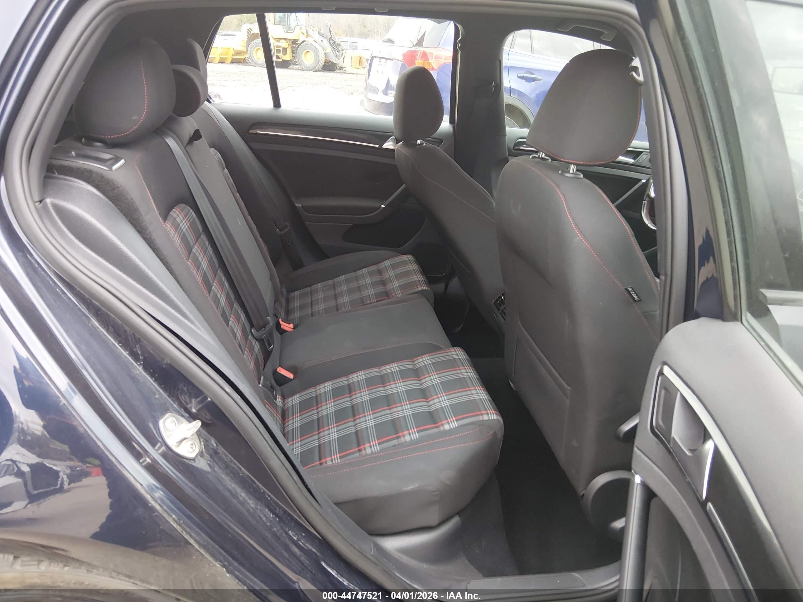 VOLKSWAGEN GOLF image 8