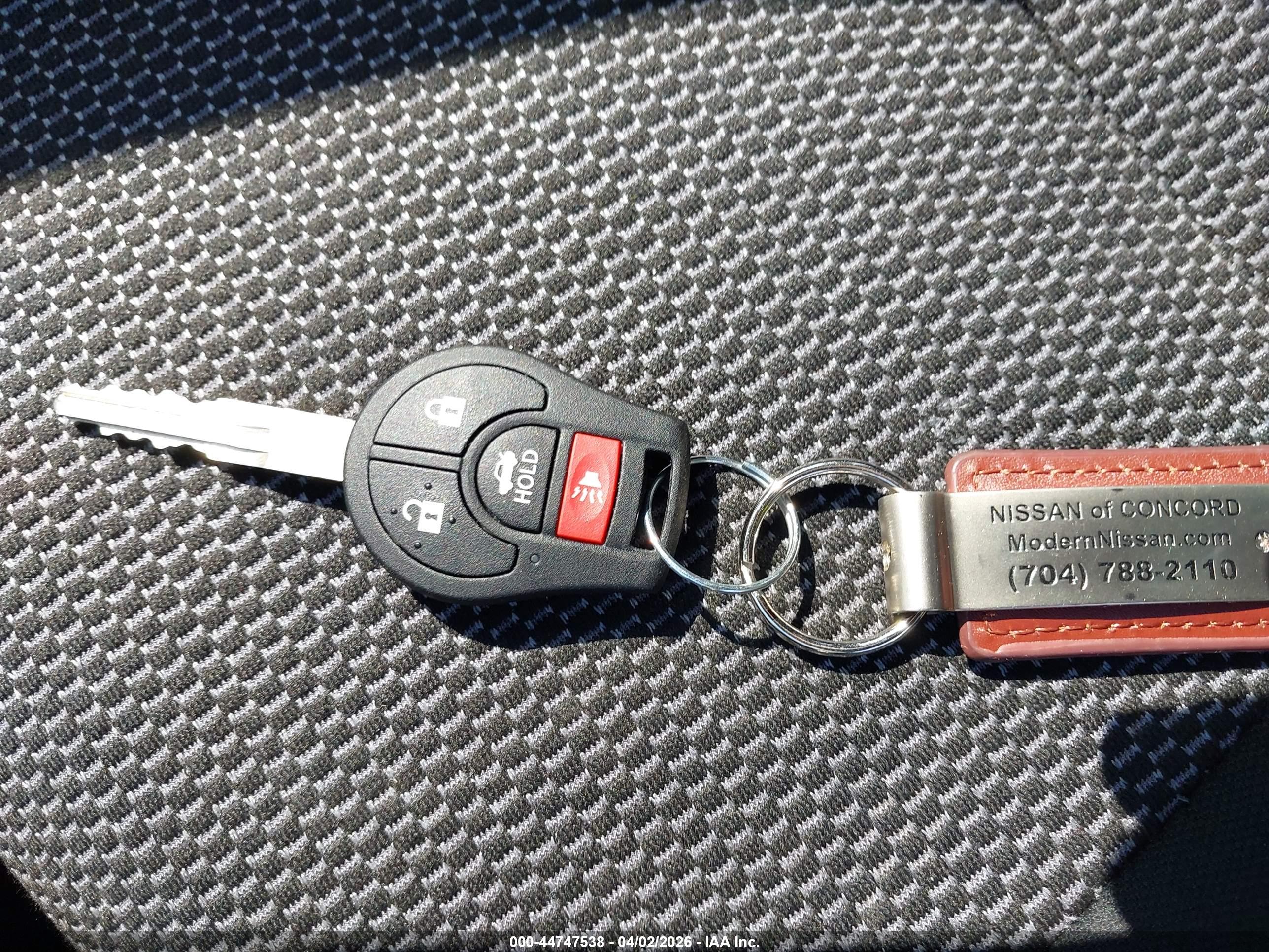 NISSAN VERSA image 11