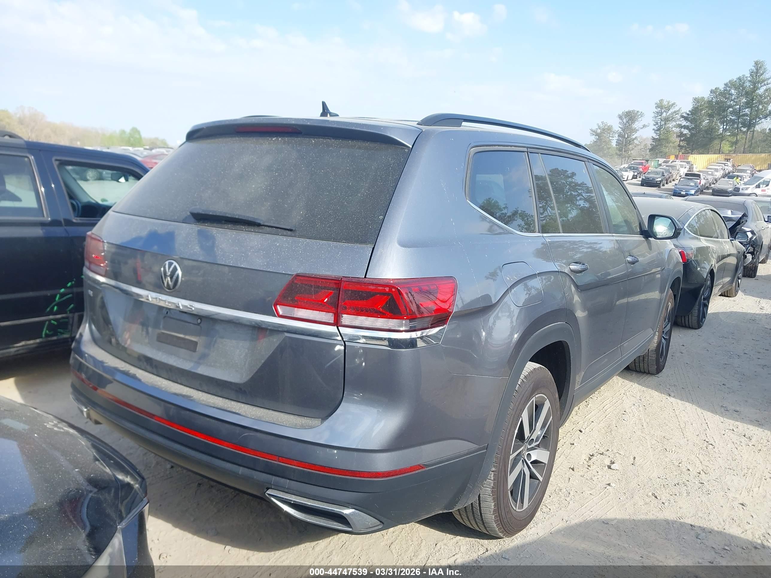 VOLKSWAGEN ATLAS image 4