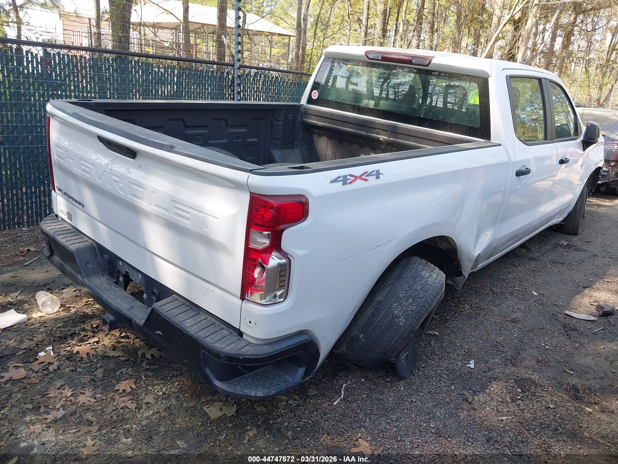 CHEVROLET SILVERADO image 4