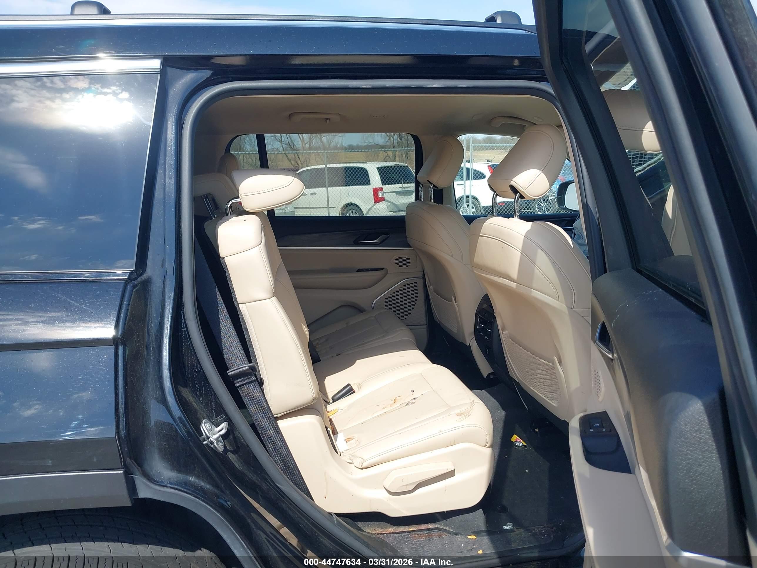 JEEP GRAND image 8