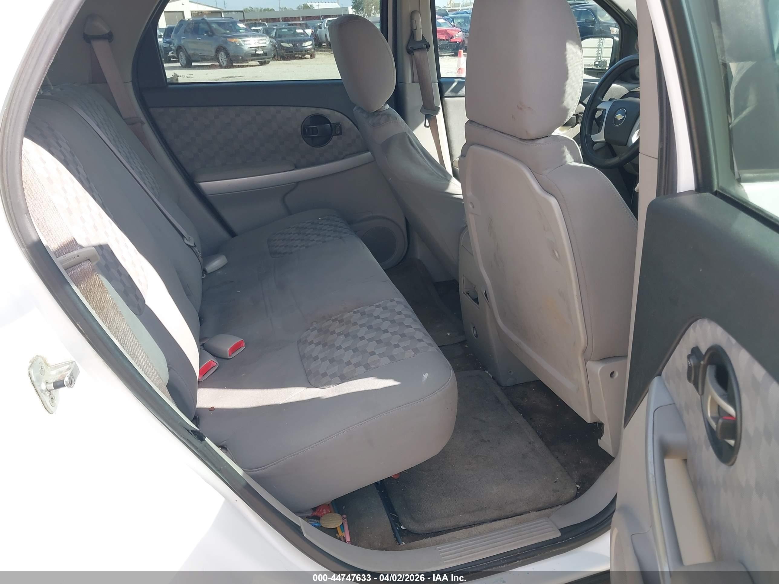 CHEVROLET EQUINOX image 8