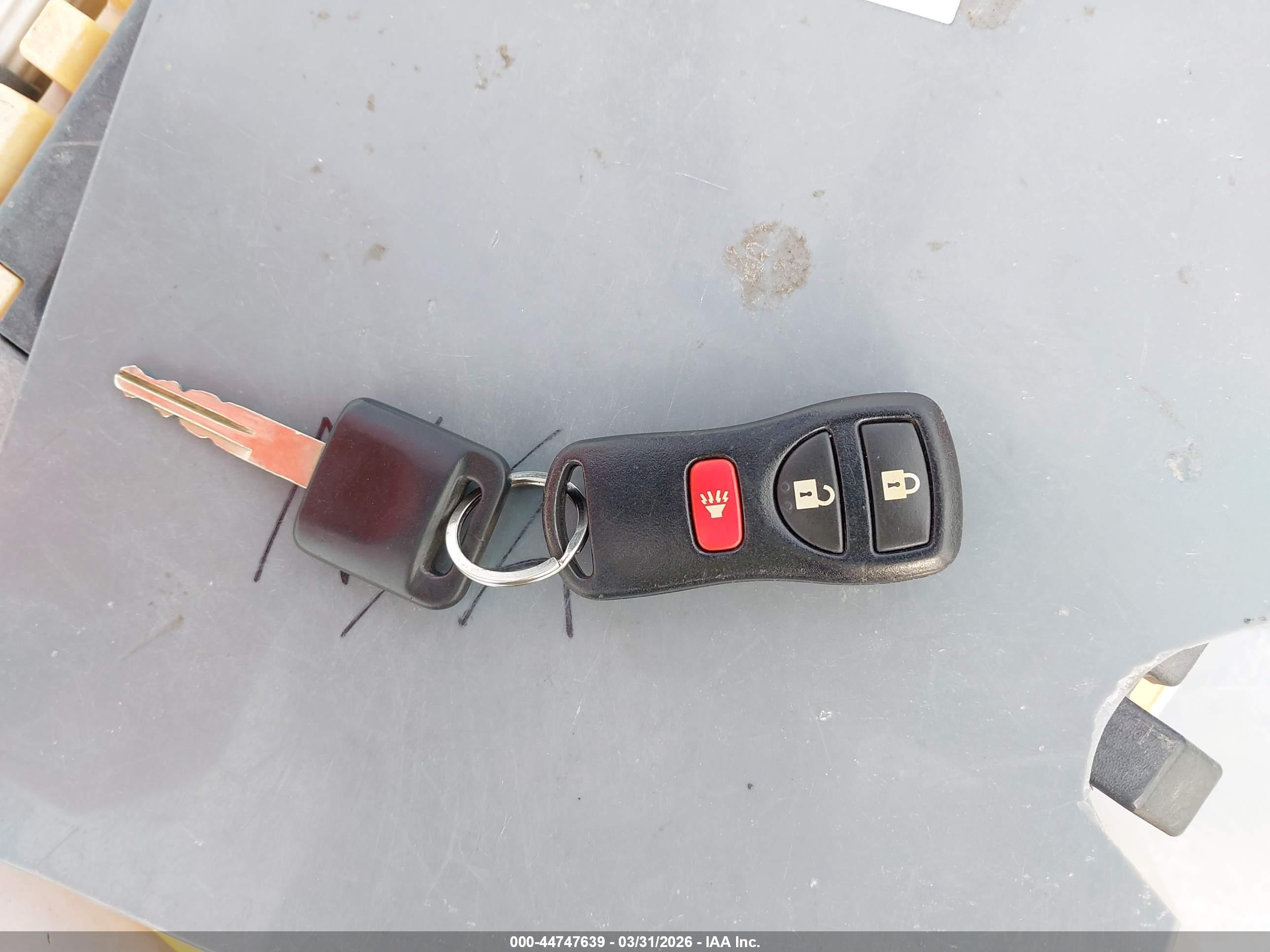 NISSAN VERSA image 11