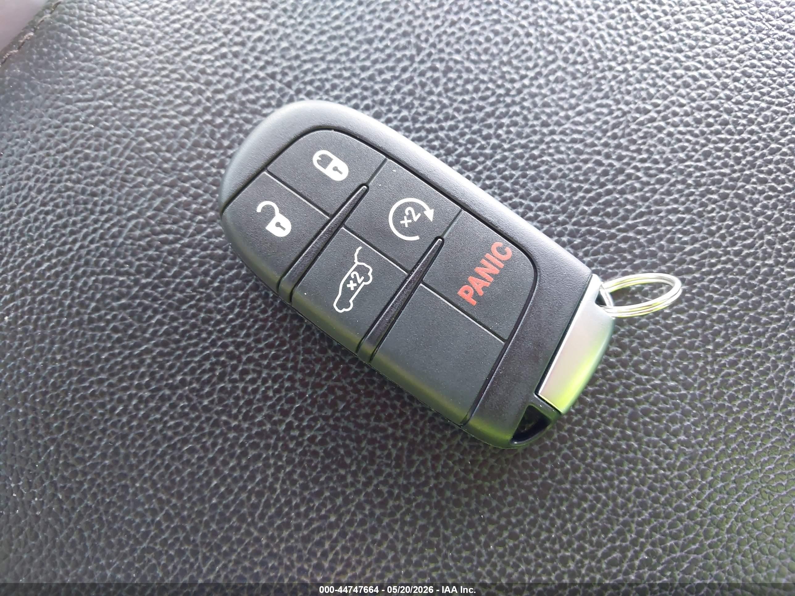 DODGE CHALLENGER image 11