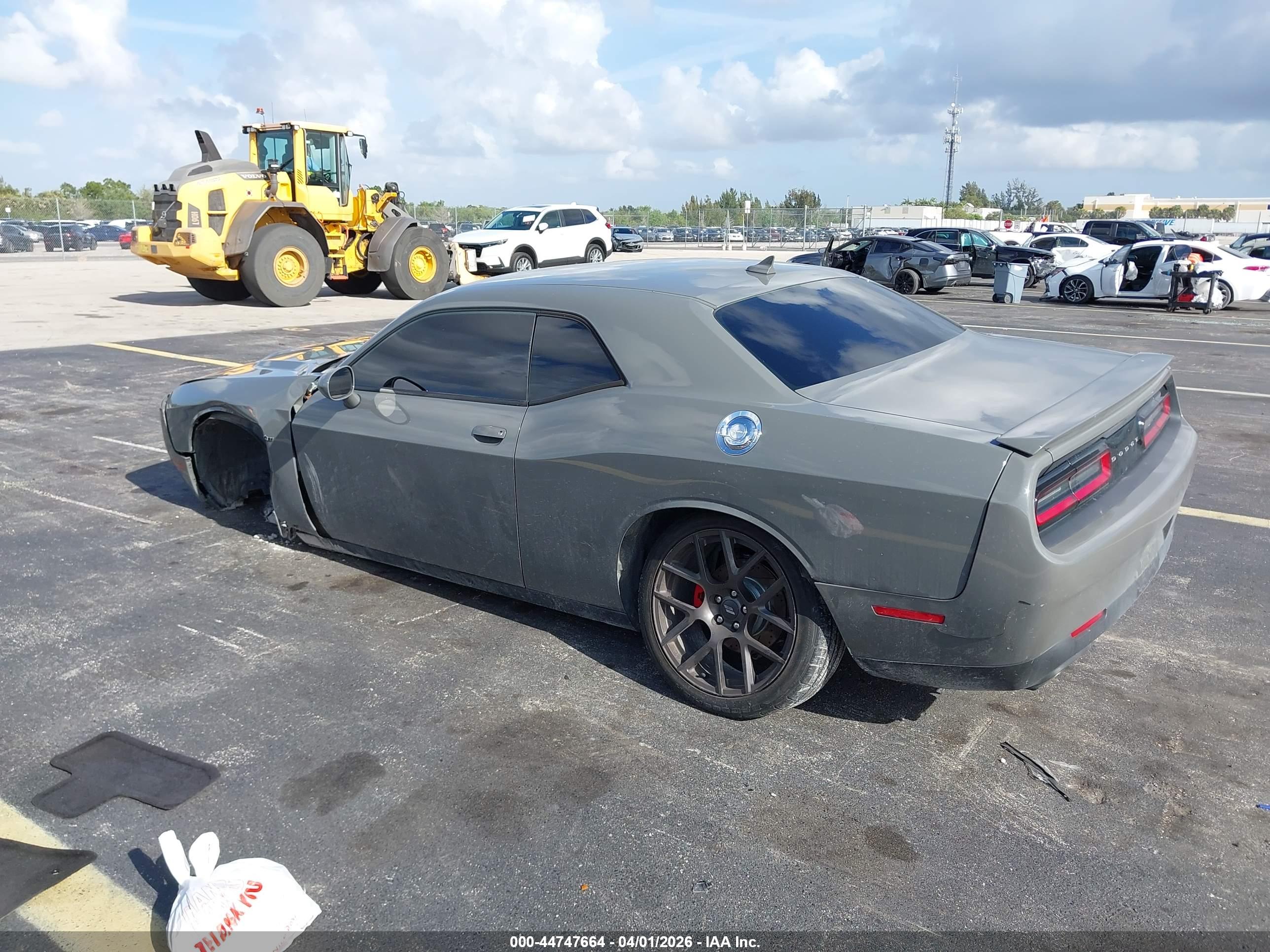 DODGE CHALLENGER image 3