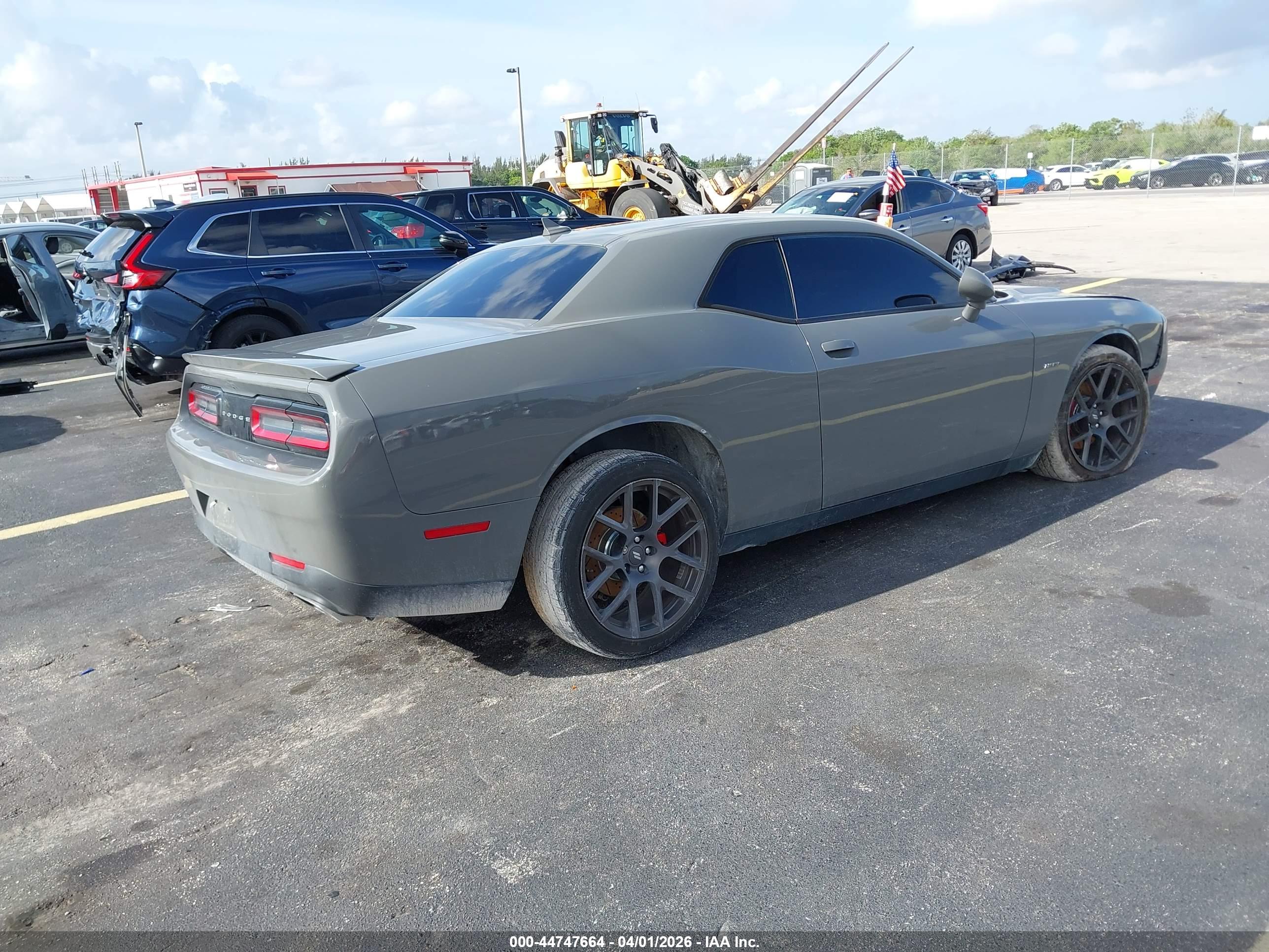 DODGE CHALLENGER image 4