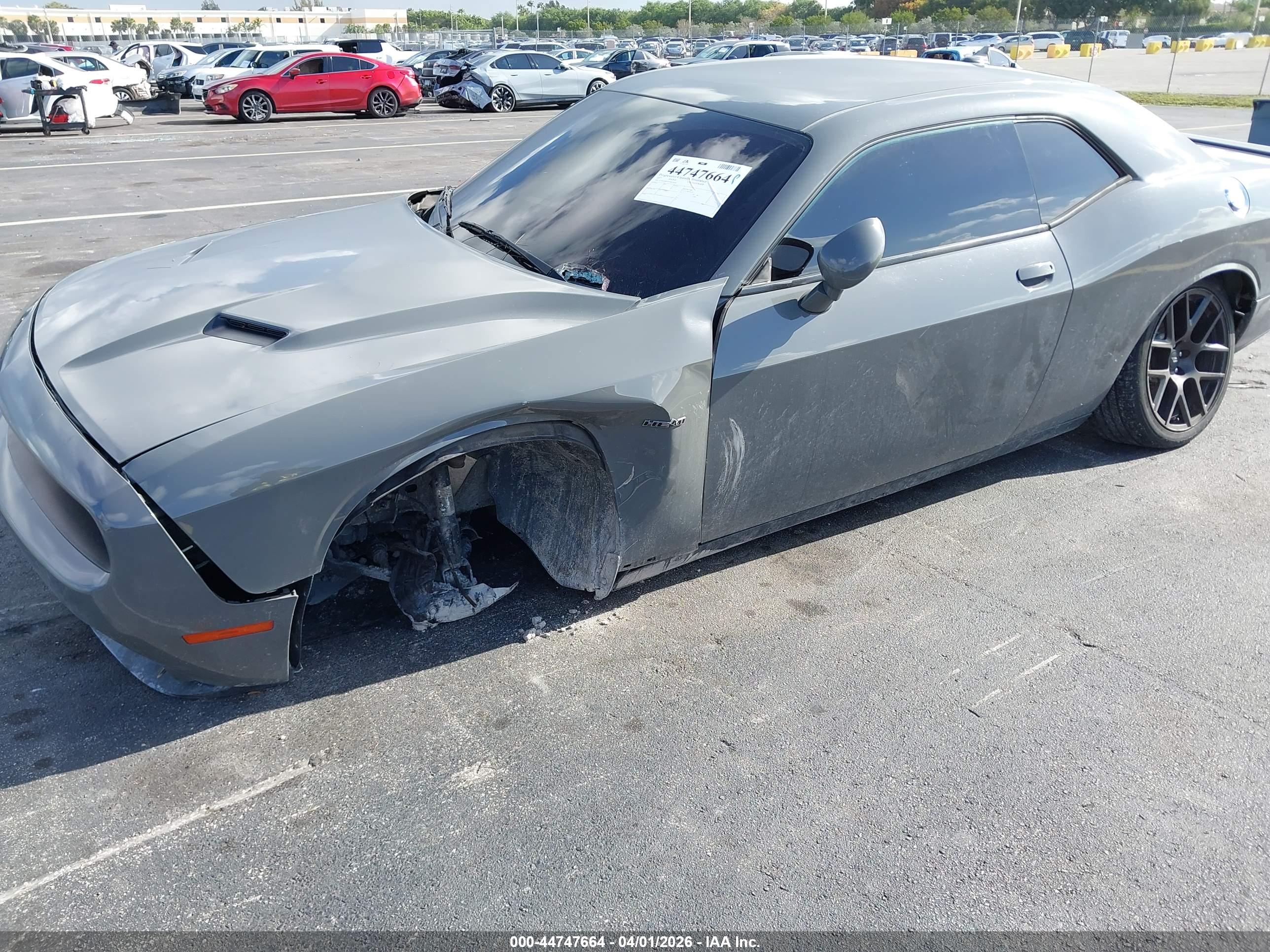 DODGE CHALLENGER image 6