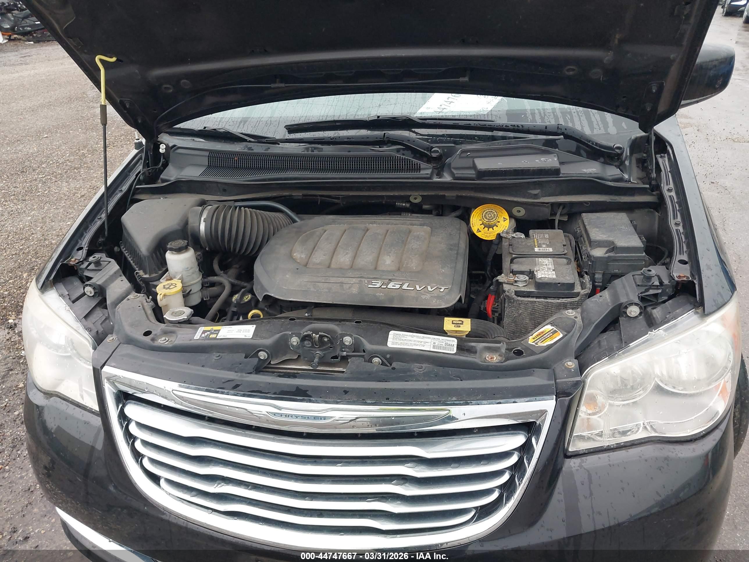 CHRYSLER TOWN image 10