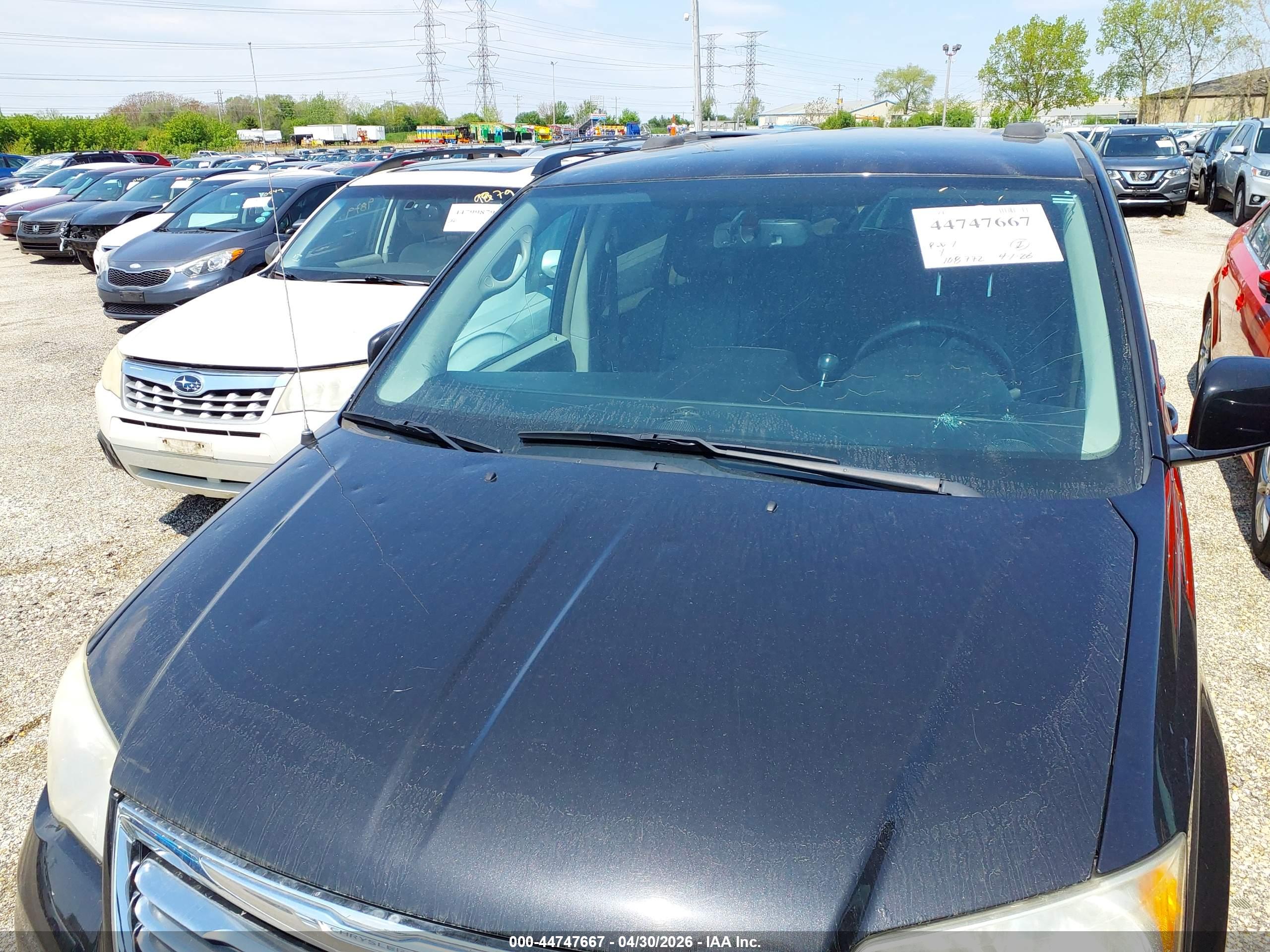 CHRYSLER TOWN image 6
