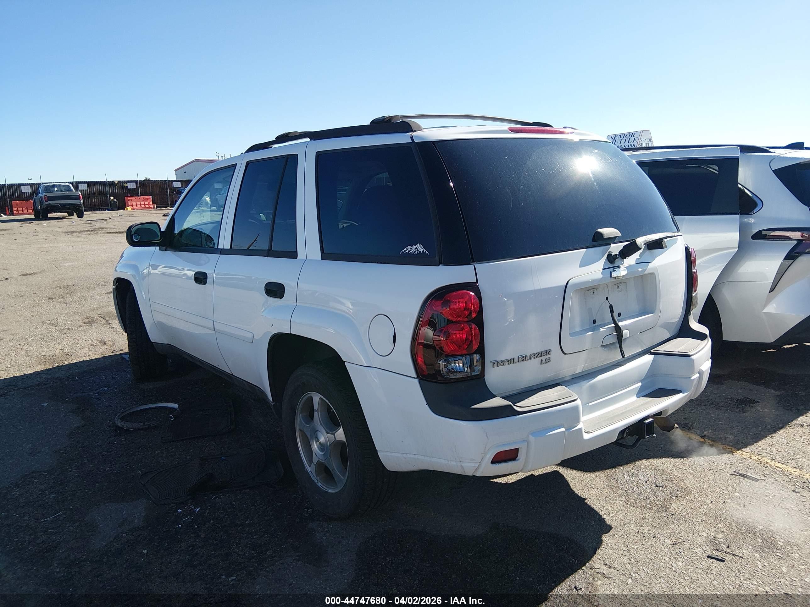 CHEVROLET TRAILBLAZER image 3
