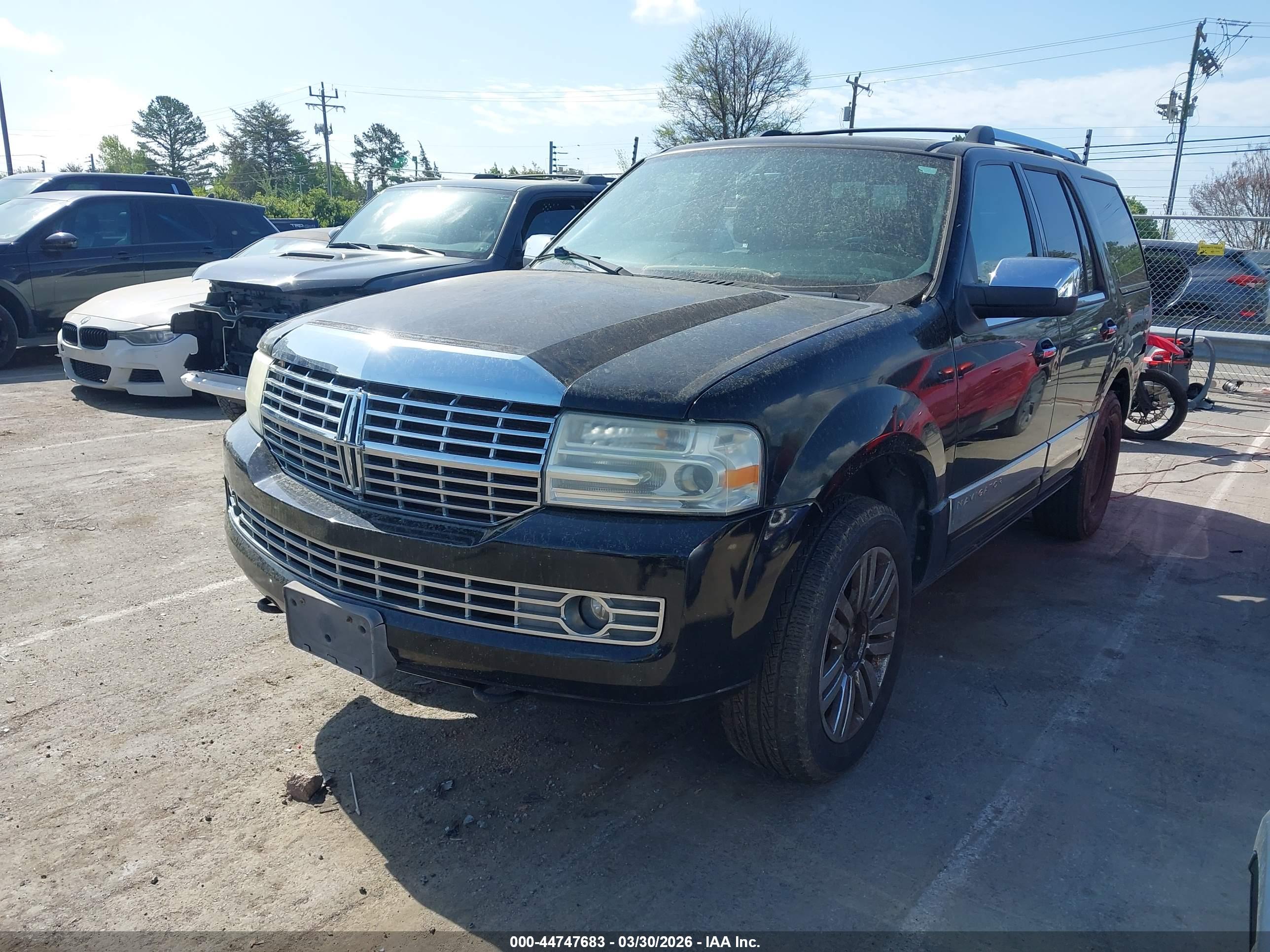 LINCOLN NAVIGATOR image 2