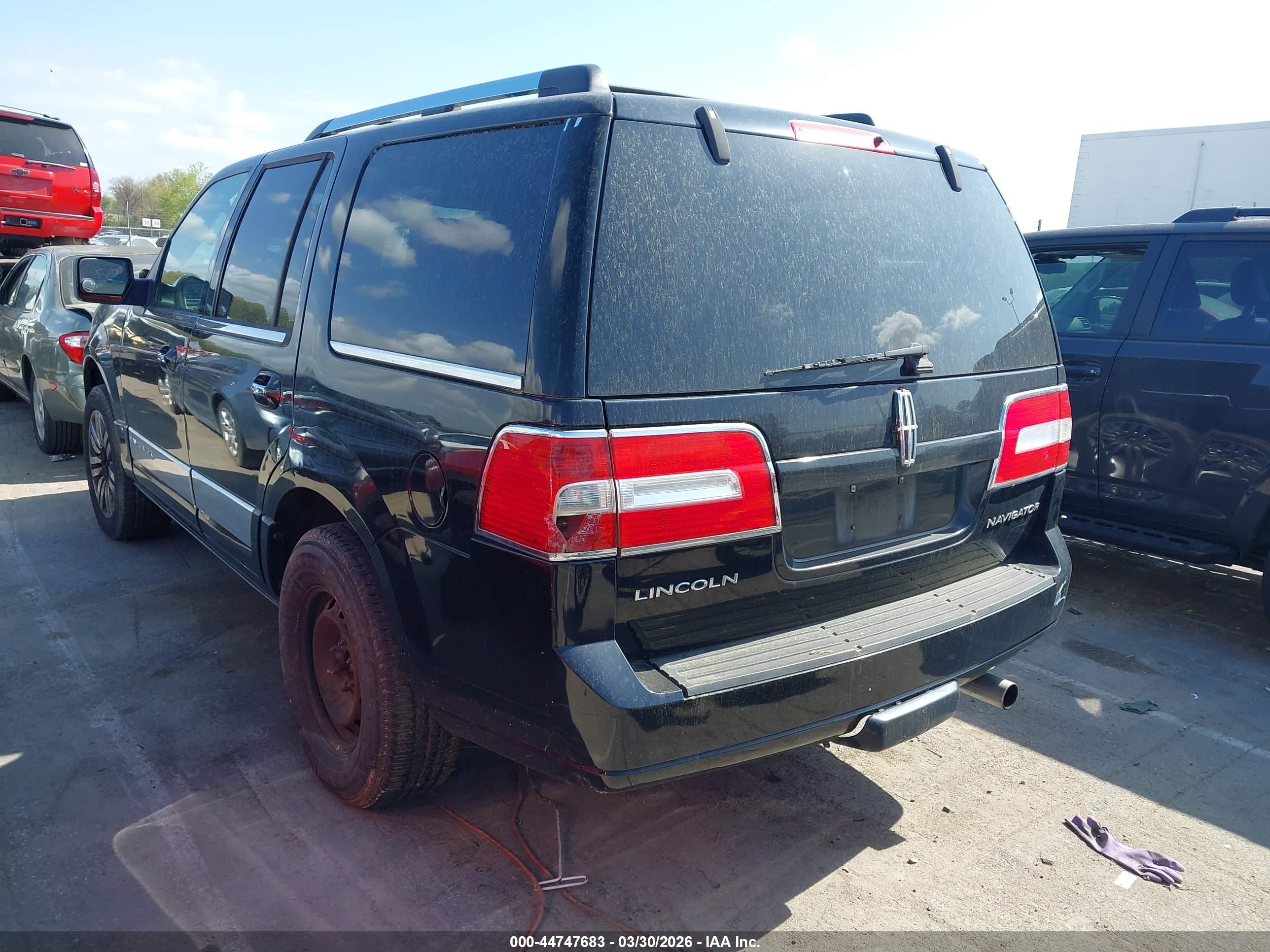 LINCOLN NAVIGATOR image 3