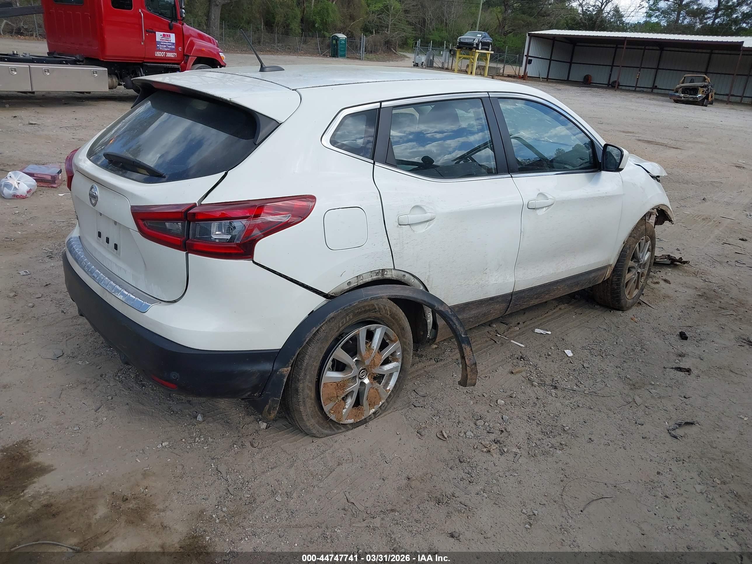 NISSAN ROGUE image 4