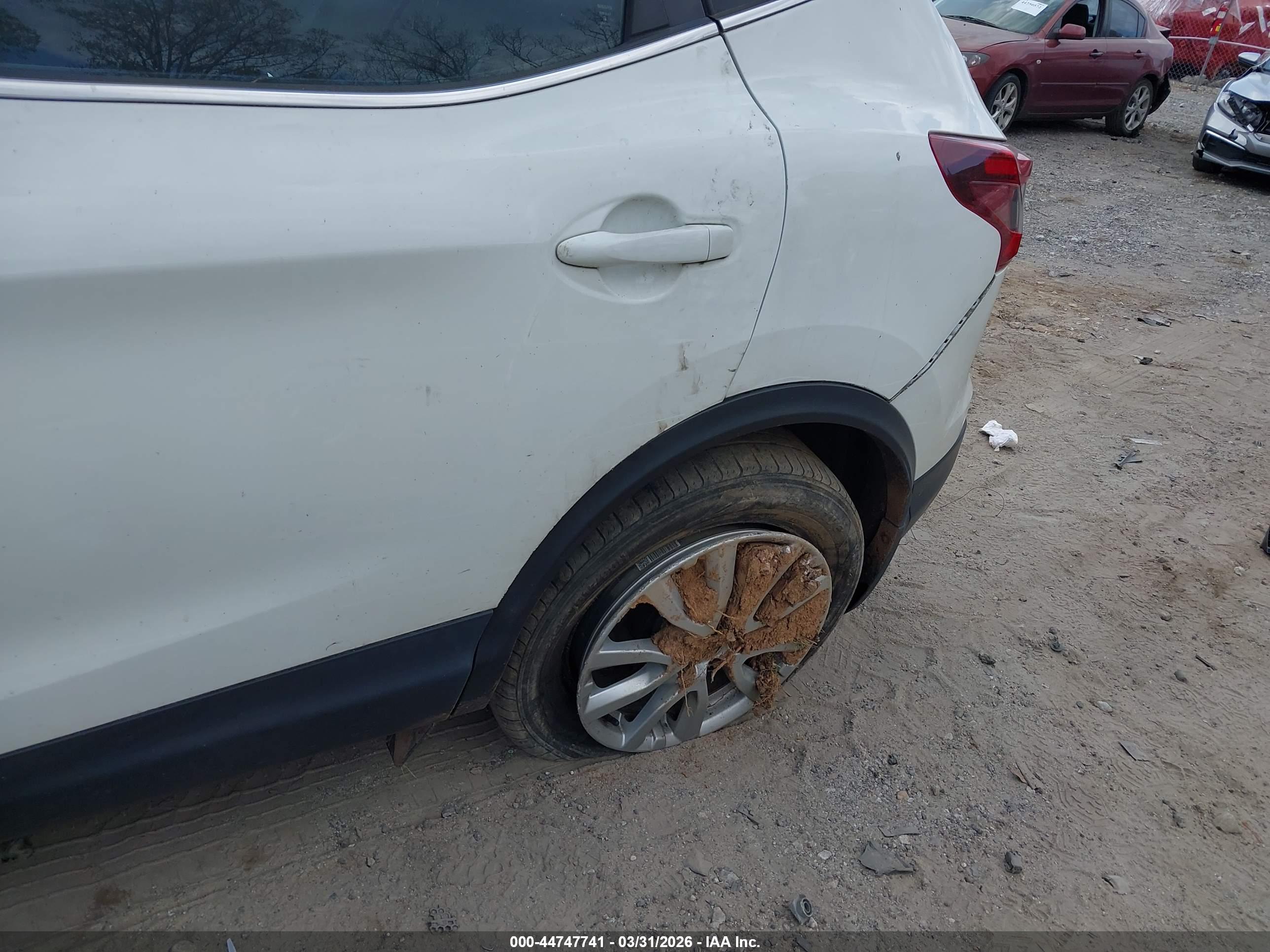 NISSAN ROGUE image 6
