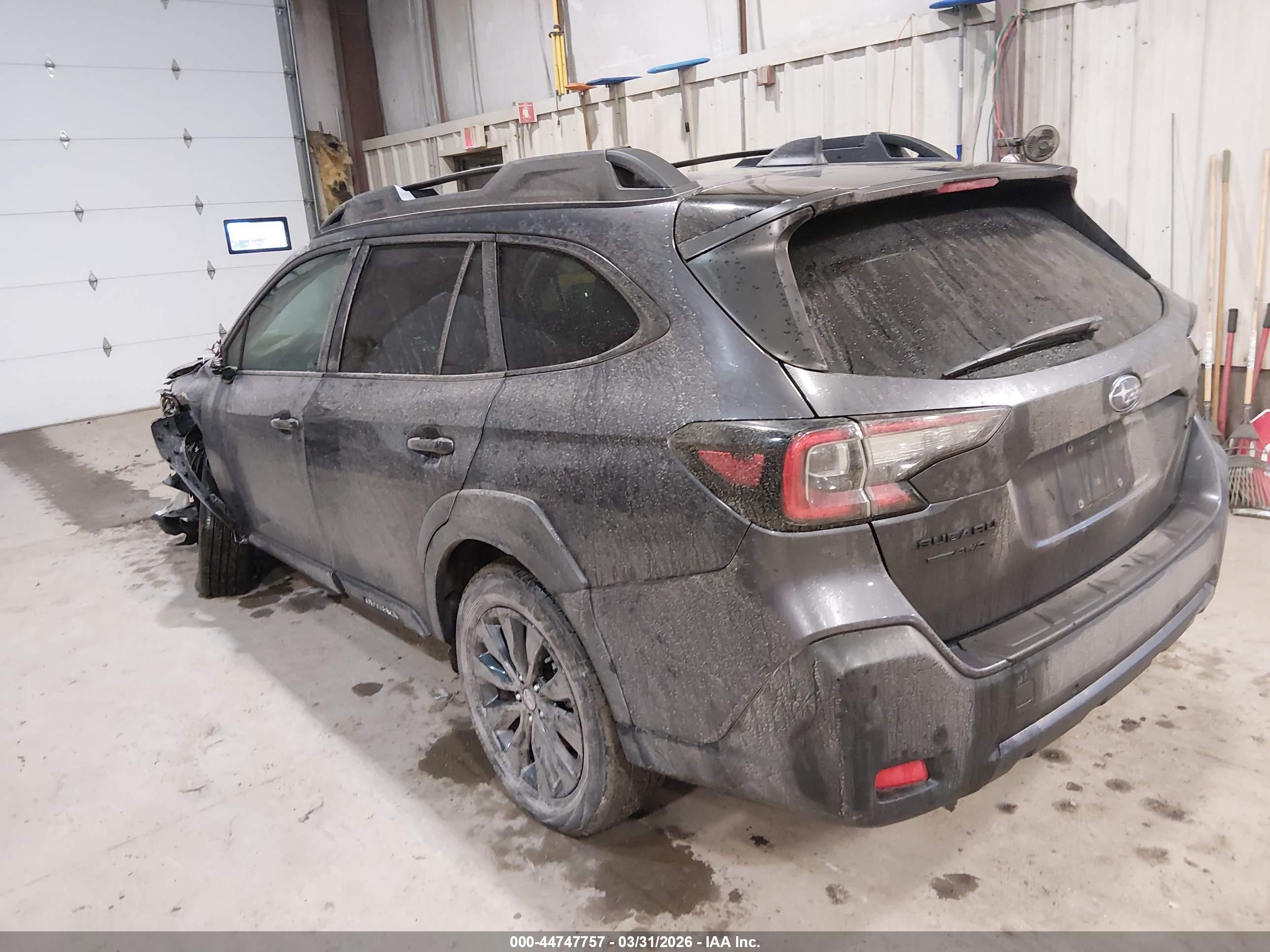 SUBARU OUTBACK image 3