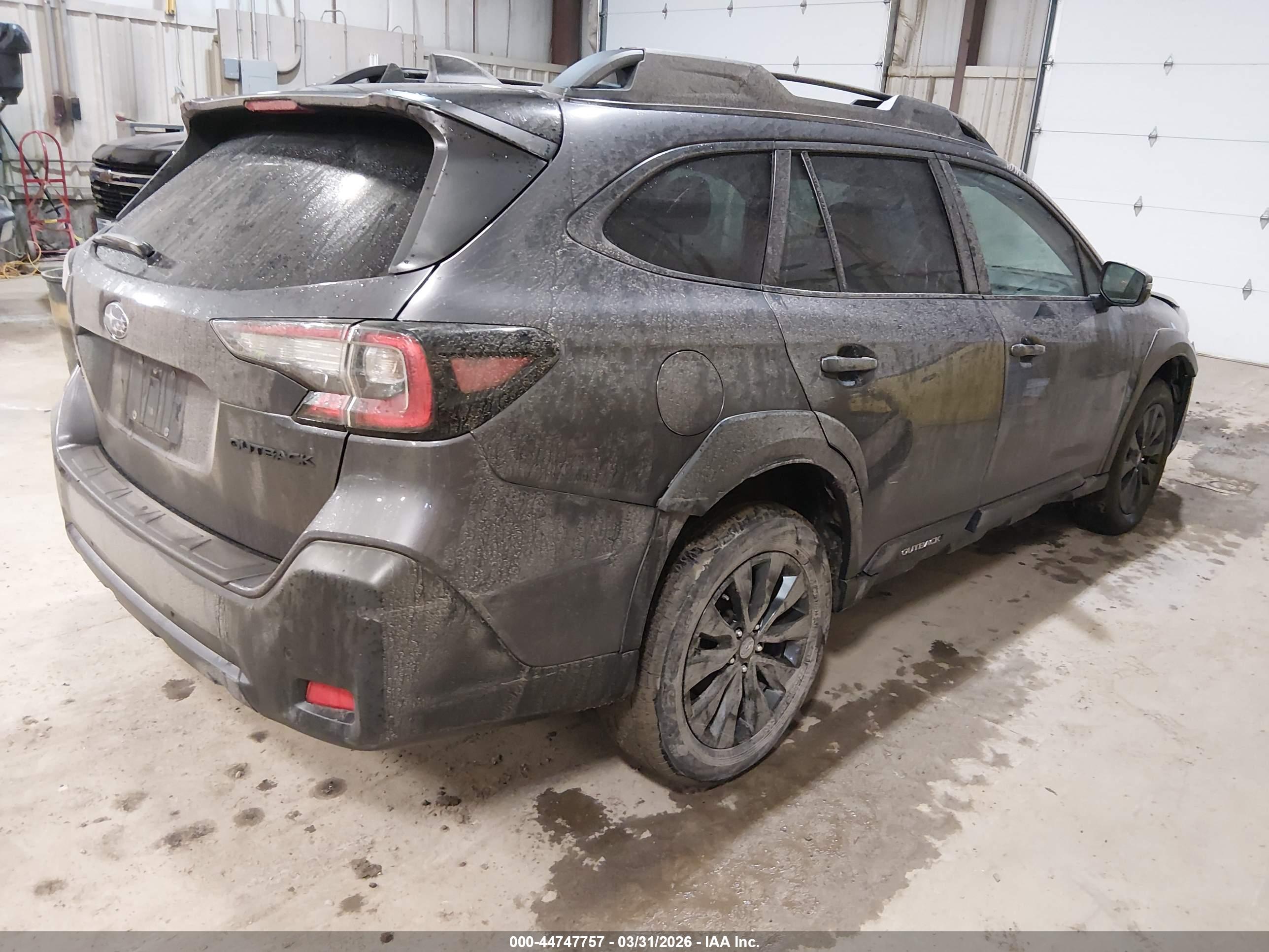 SUBARU OUTBACK image 4
