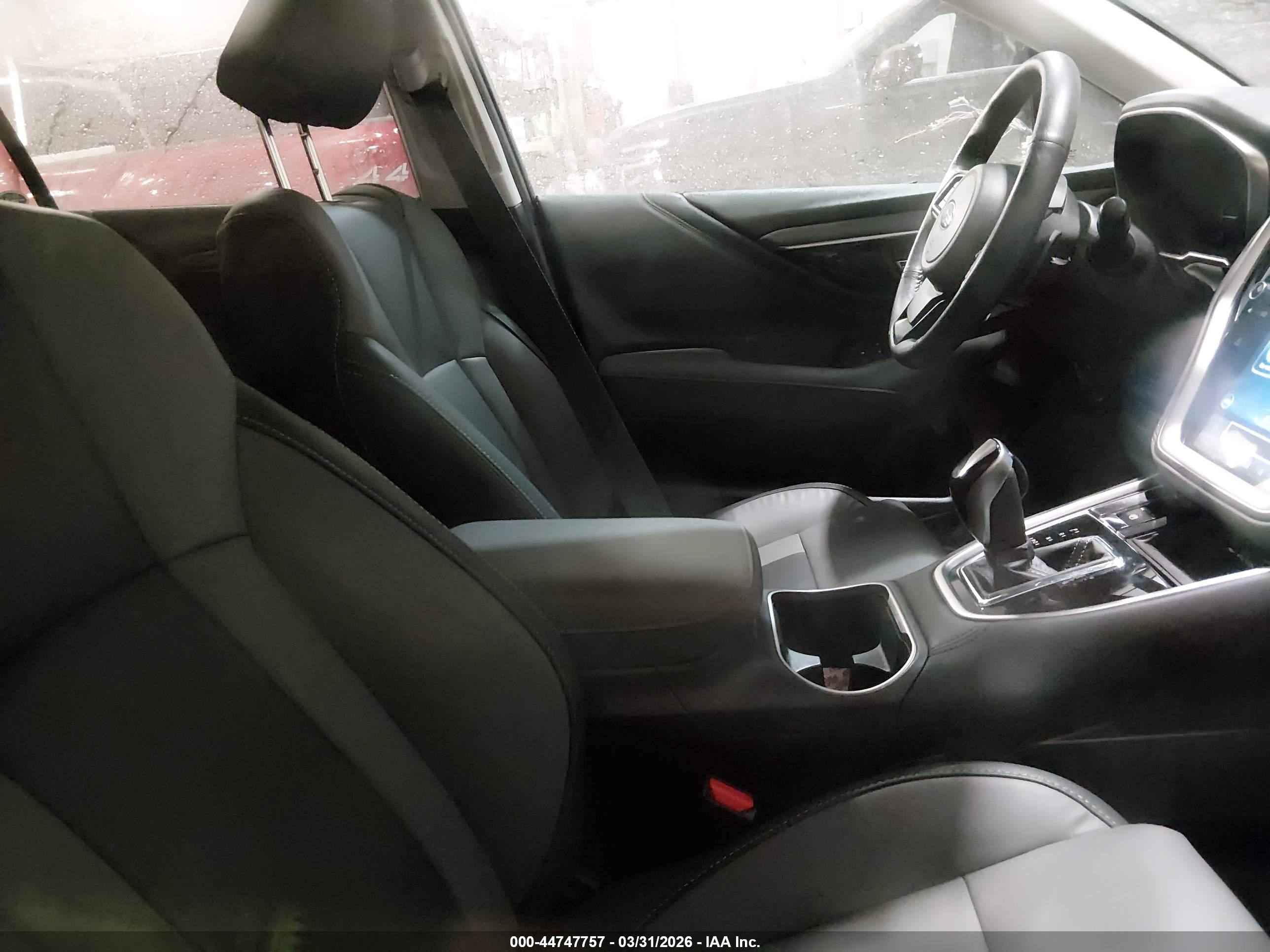 SUBARU OUTBACK image 5