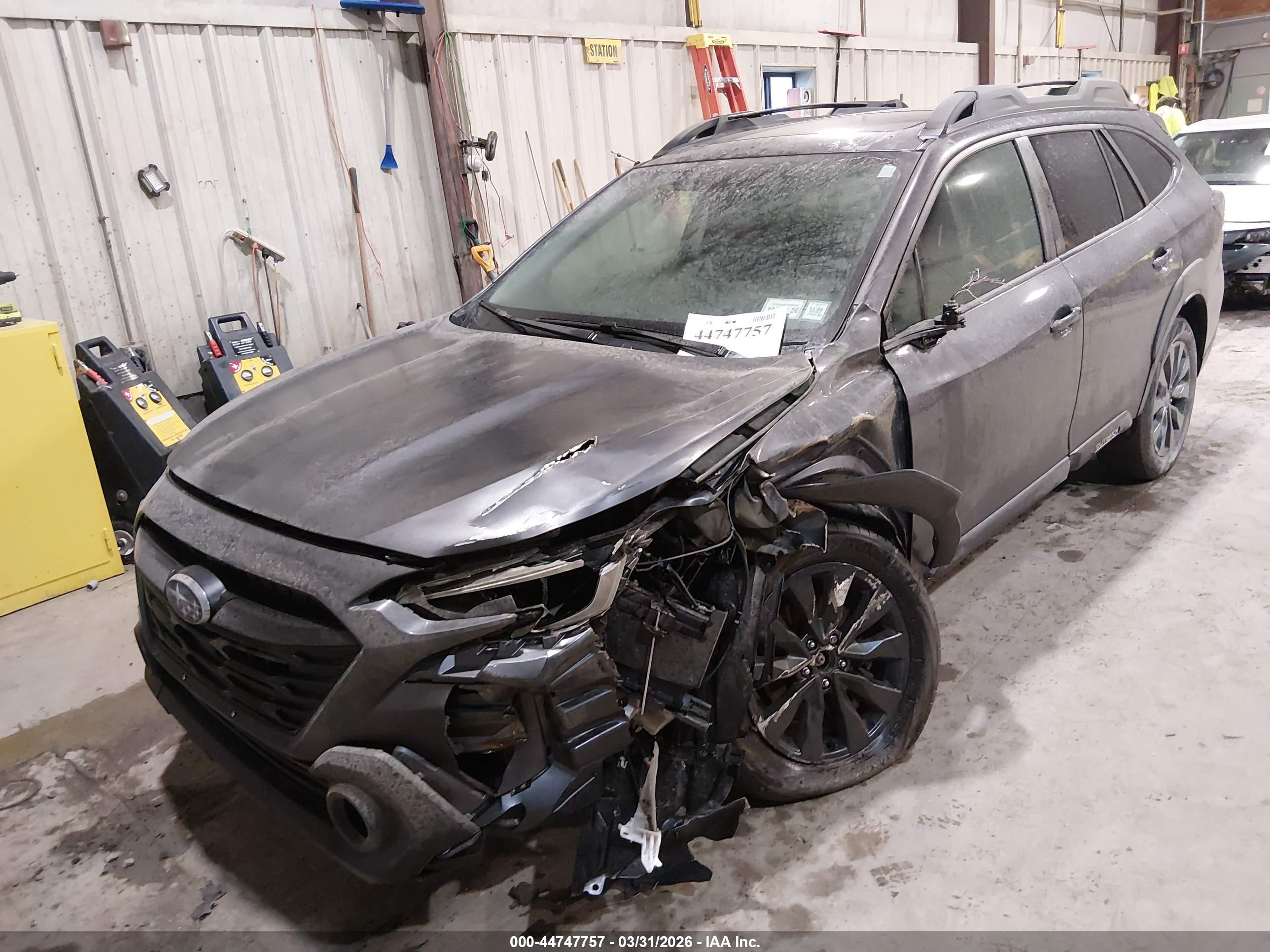 SUBARU OUTBACK image 6
