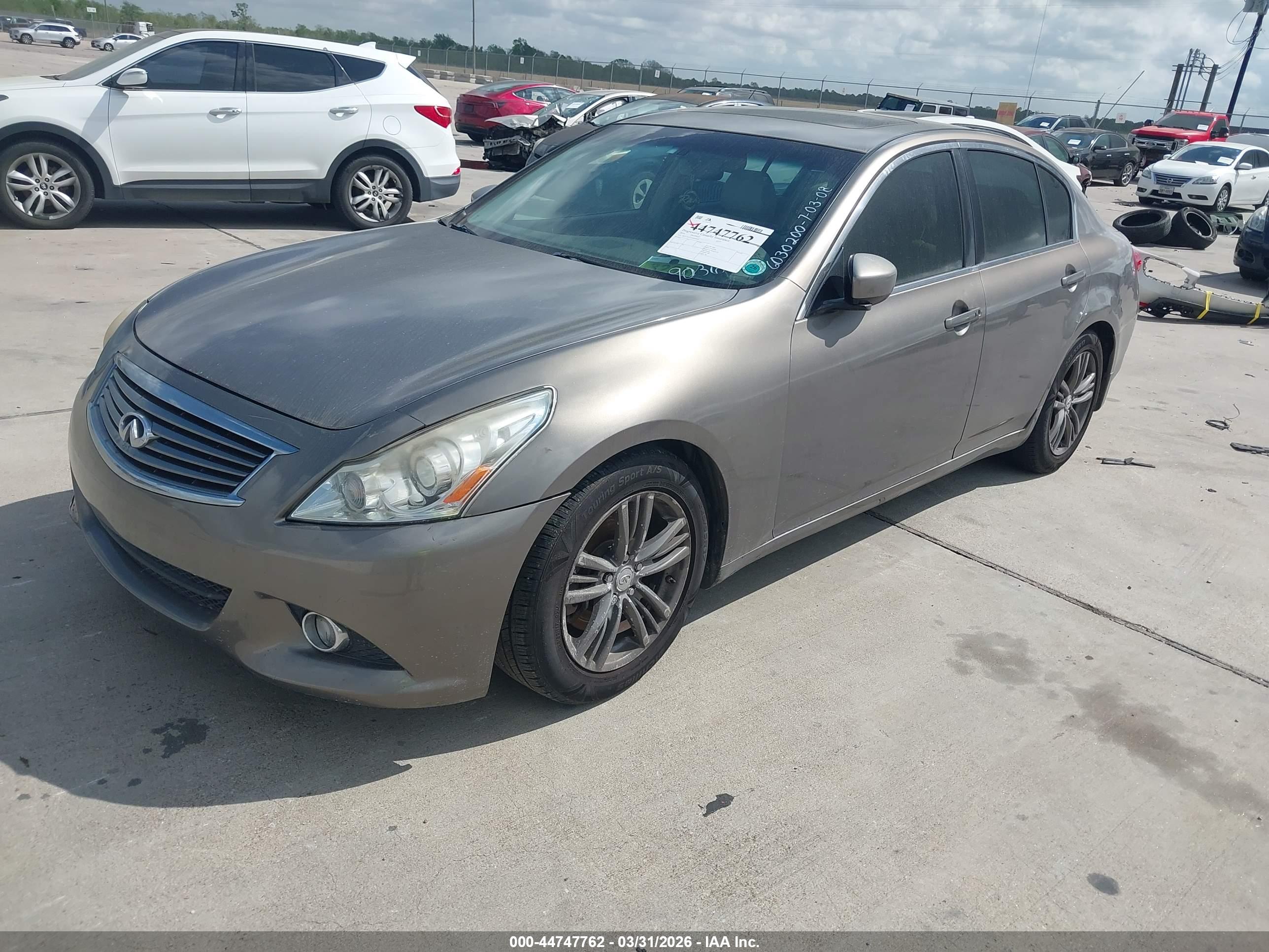 INFINITI G37 image 2