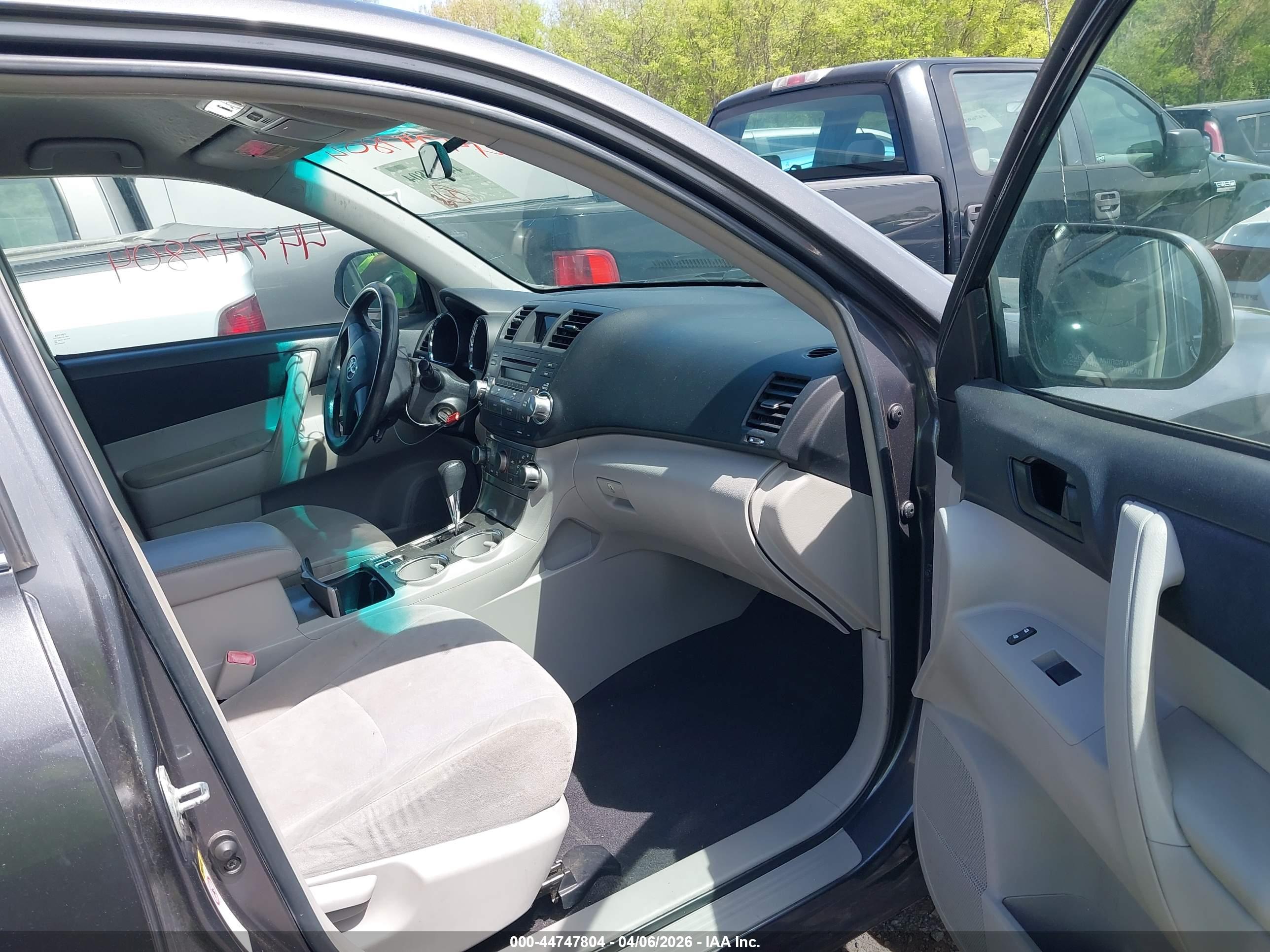 TOYOTA HIGHLANDER image 5
