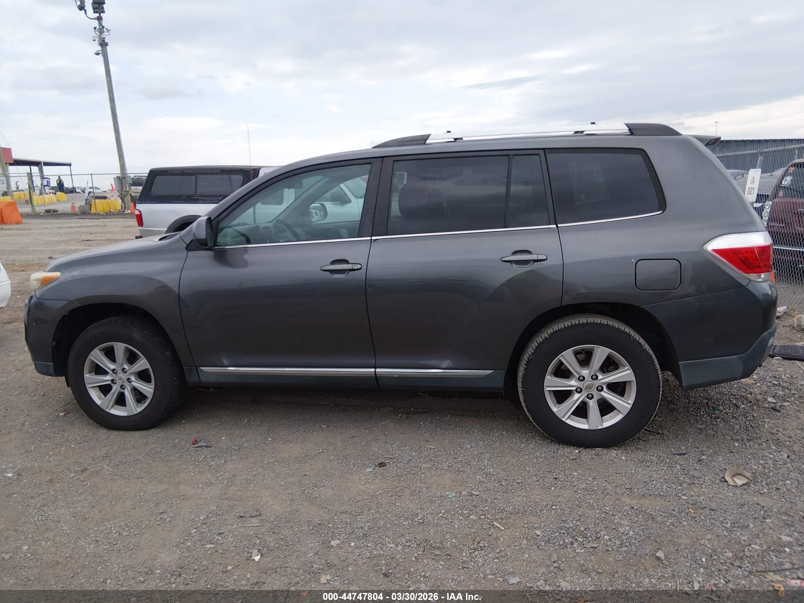 TOYOTA HIGHLANDER image 6