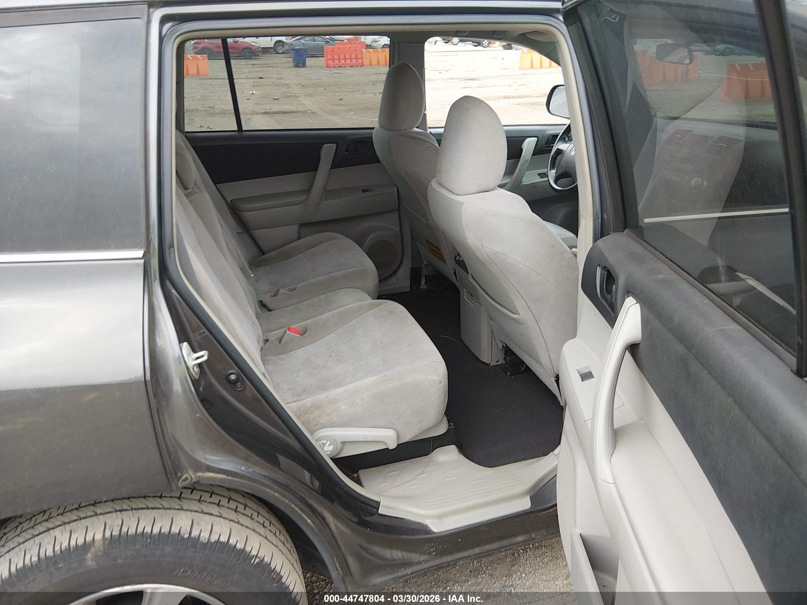 TOYOTA HIGHLANDER image 8