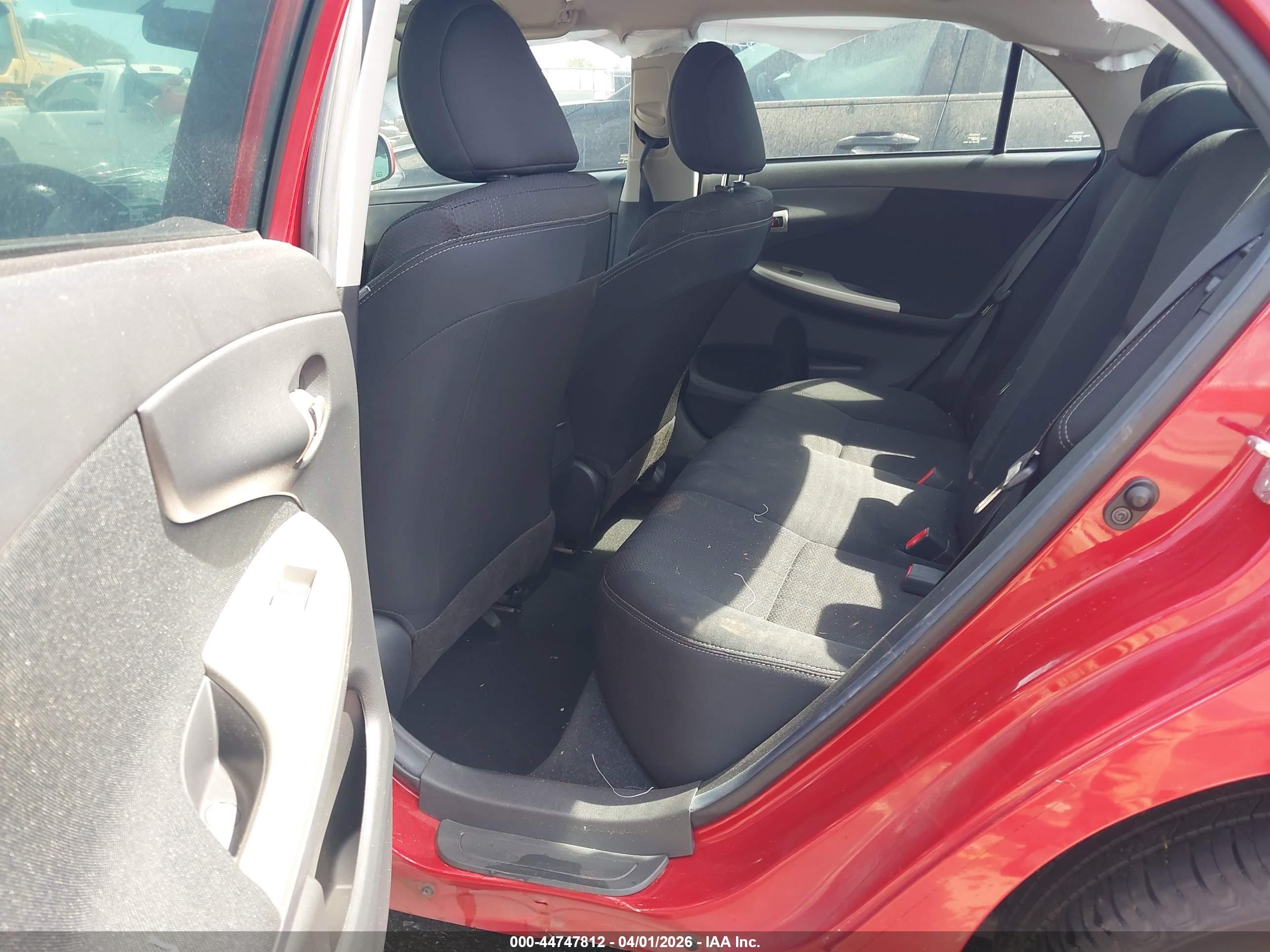 TOYOTA COROLLA image 8