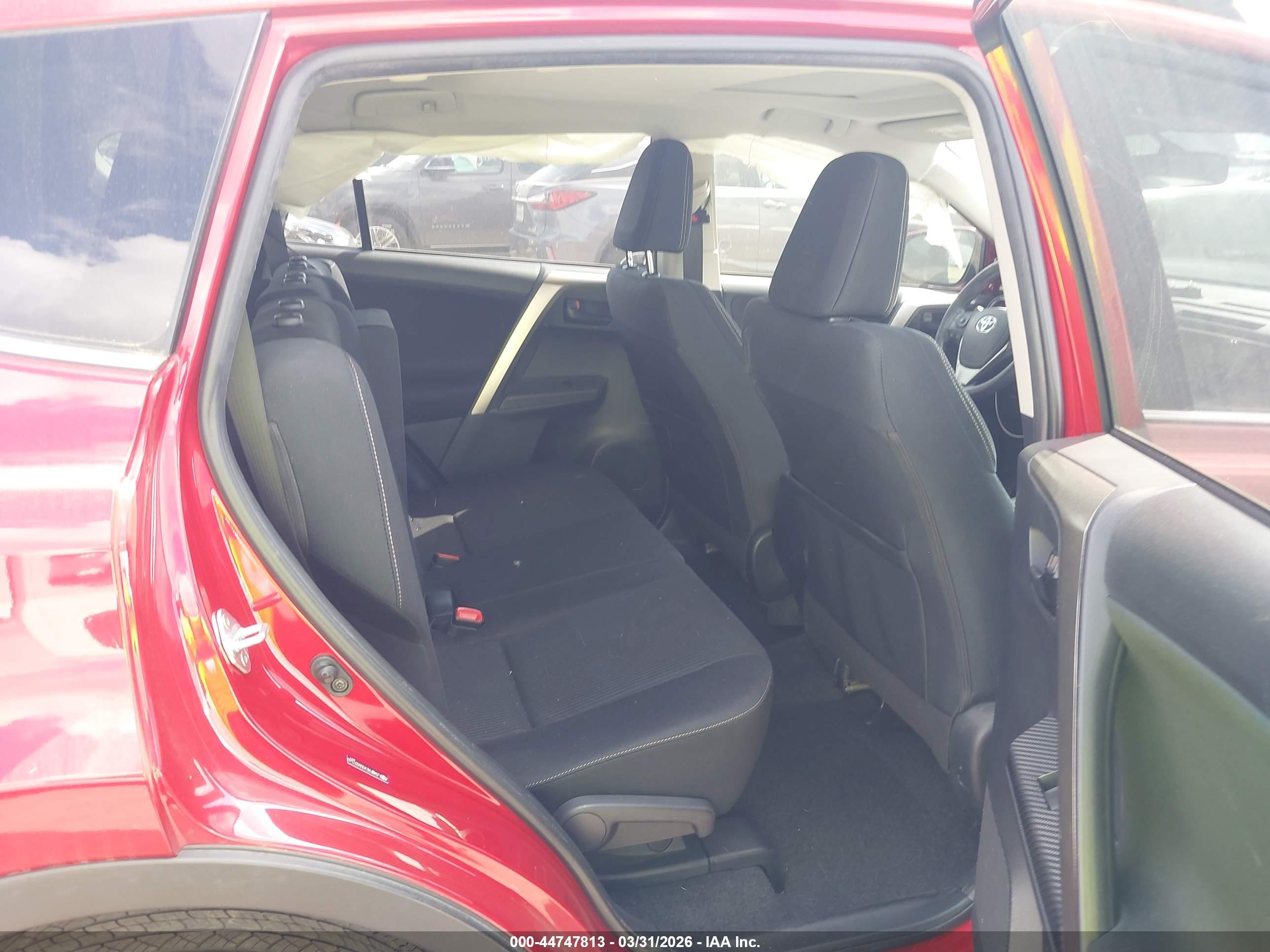 TOYOTA RAV4 image 8