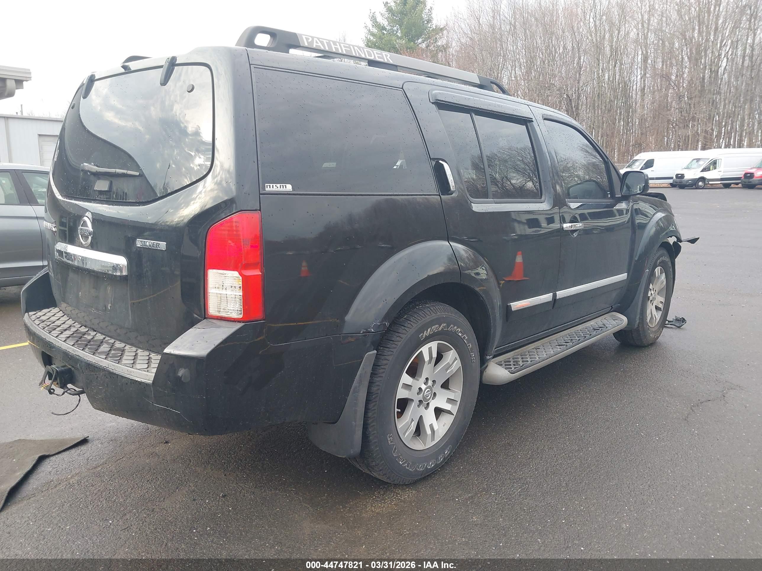 NISSAN PATHFINDER image 4