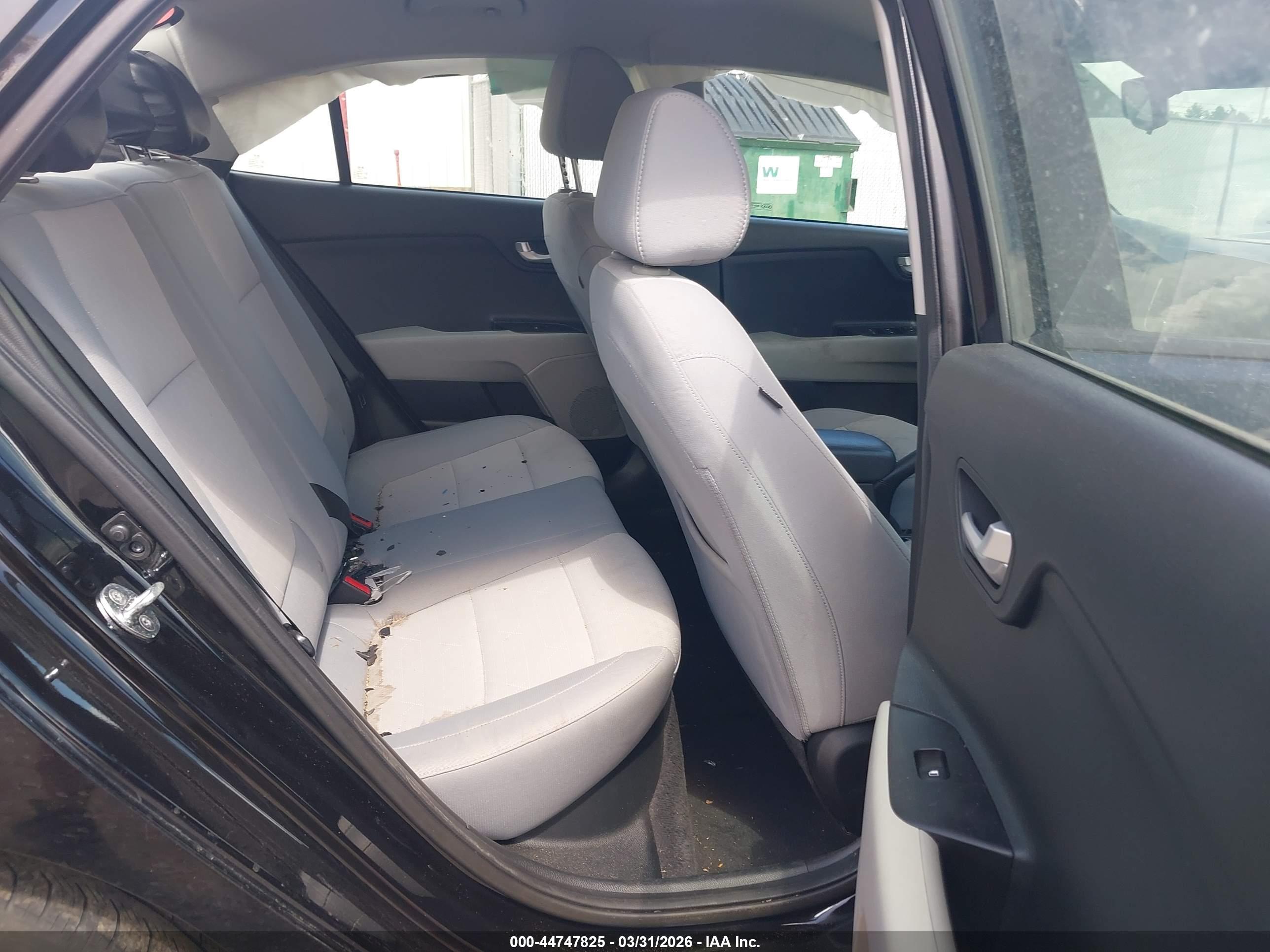 KIA RIO image 8