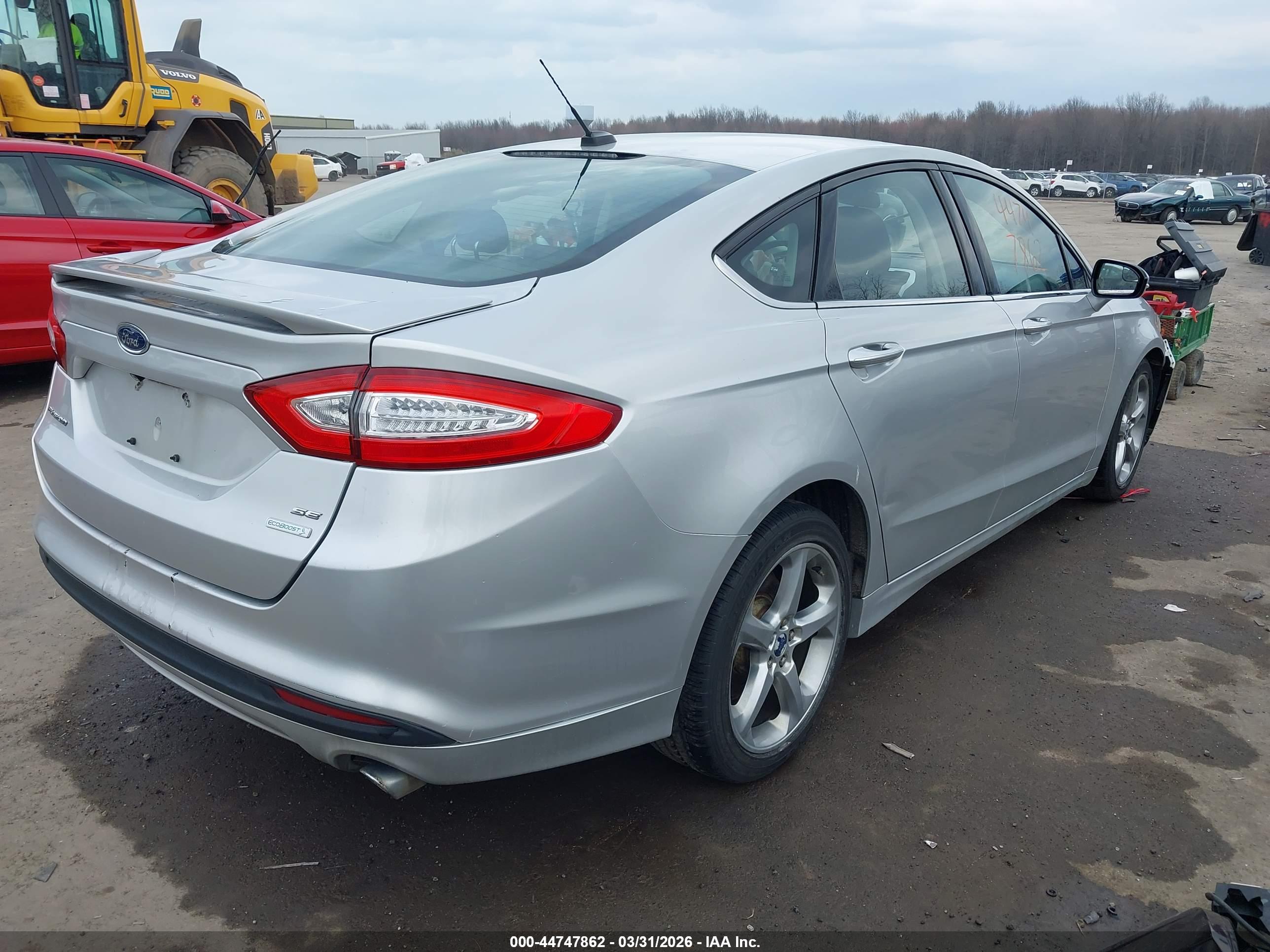 FORD FUSION image 4