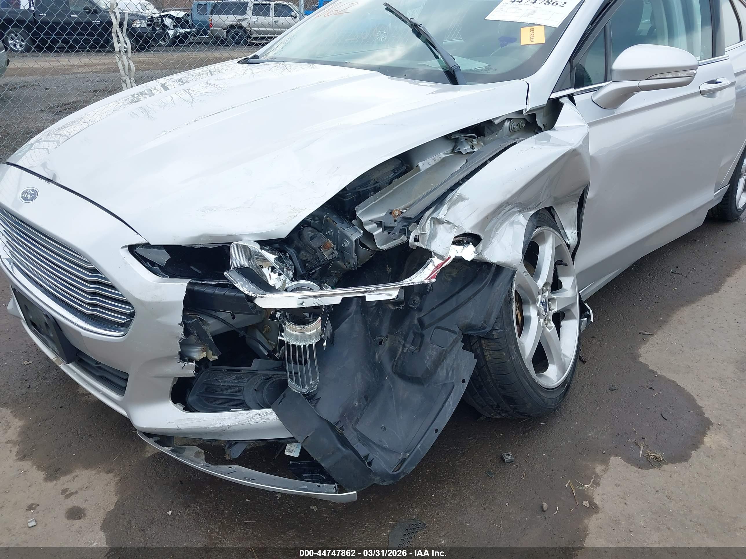 FORD FUSION image 6