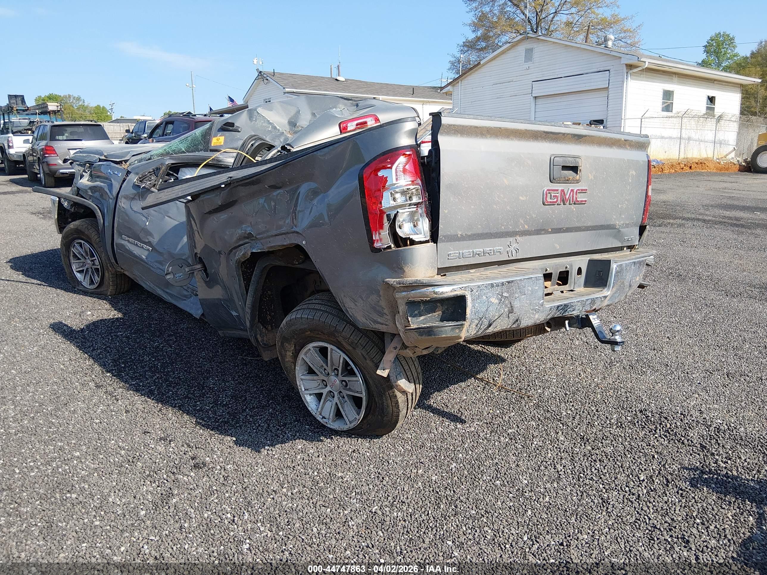 GMC SIERRA image 3