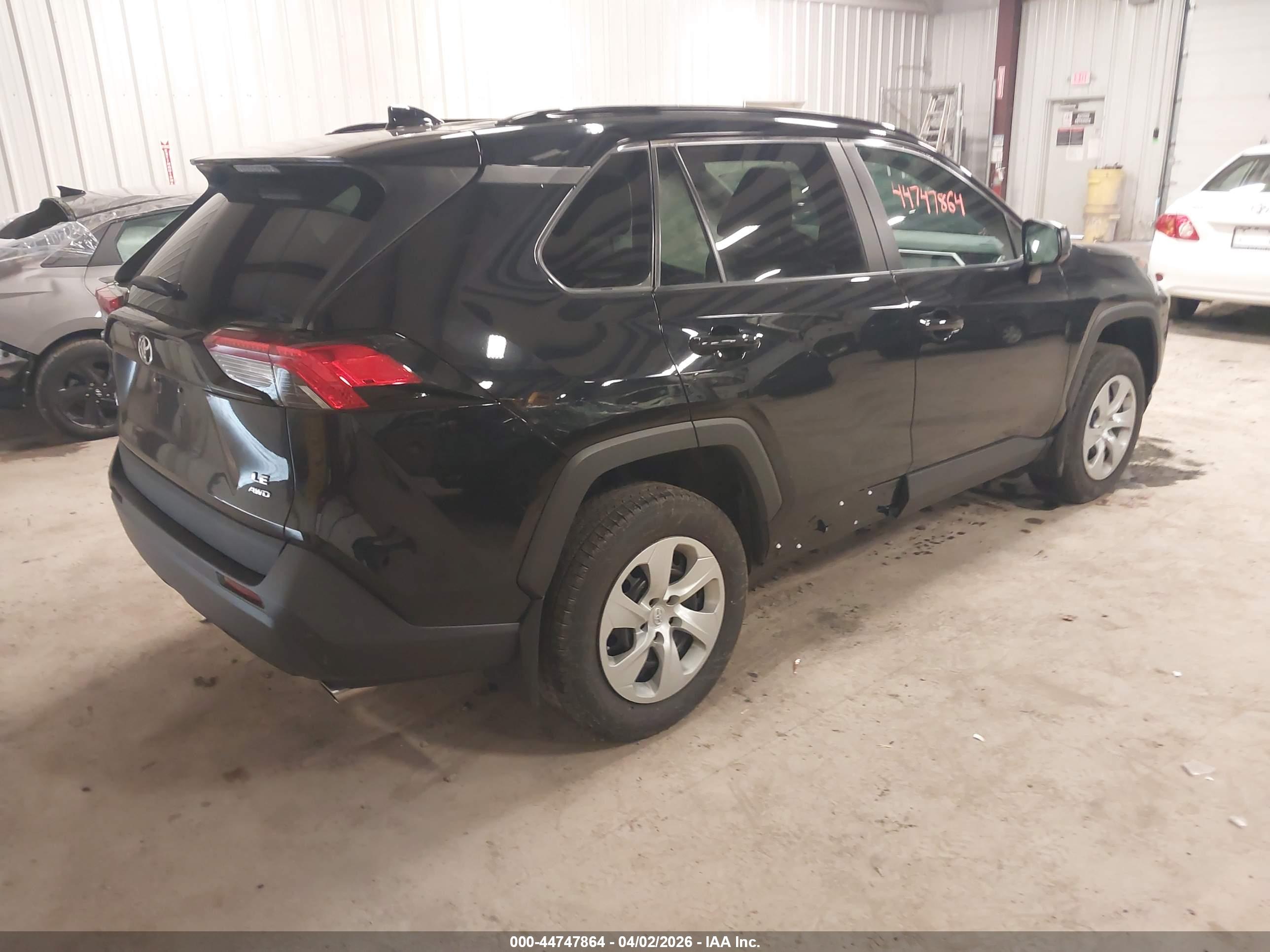 TOYOTA RAV4 image 4