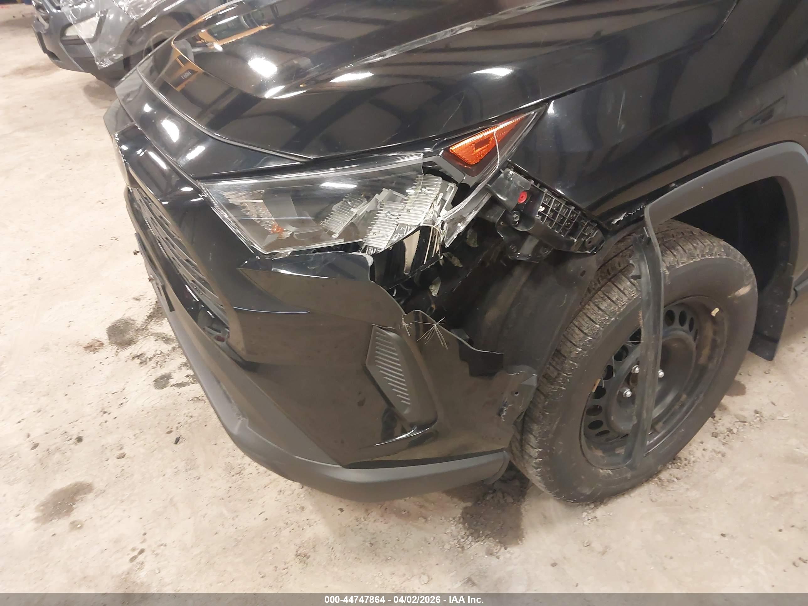 TOYOTA RAV4 image 6