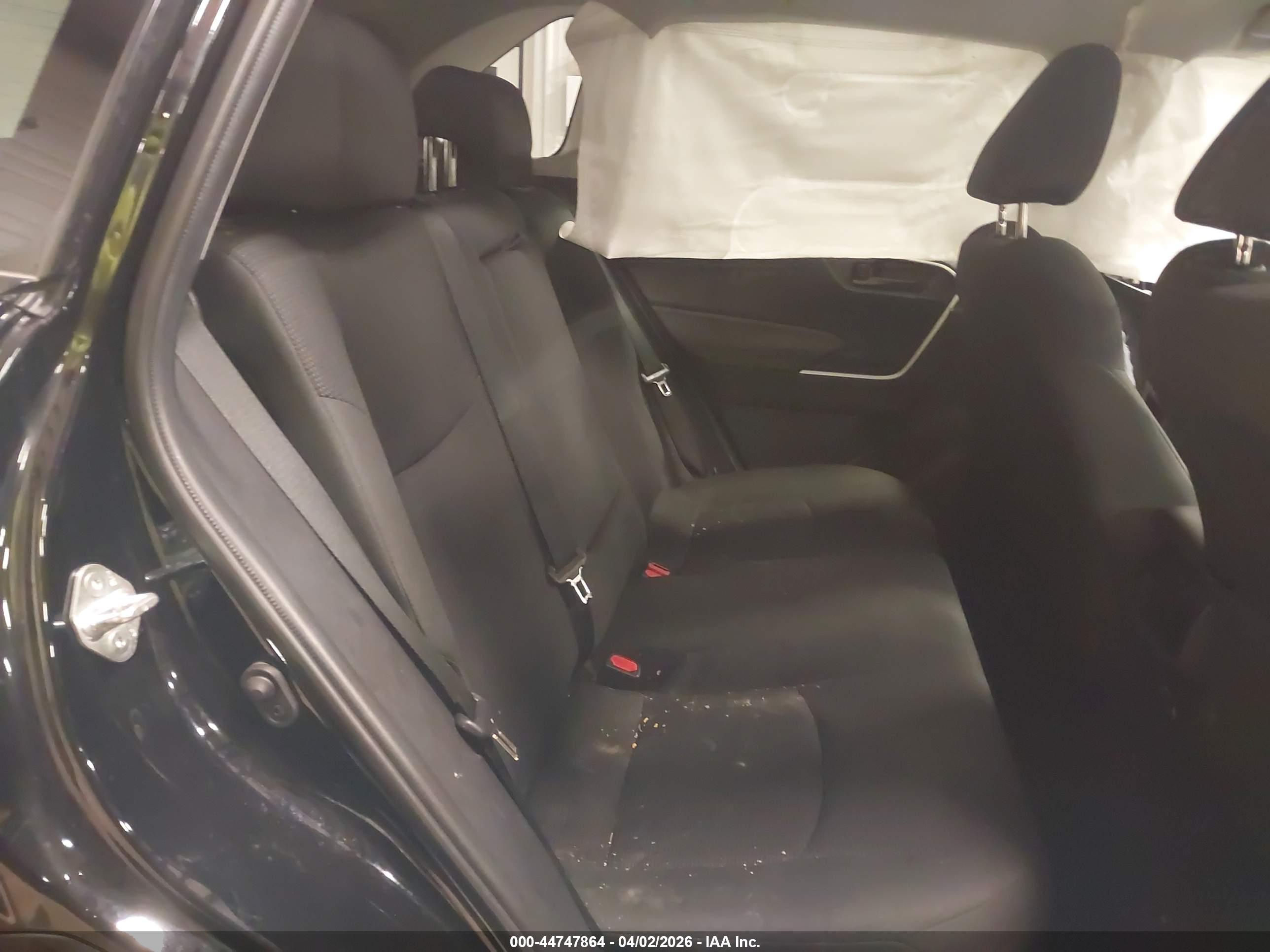 TOYOTA RAV4 image 8