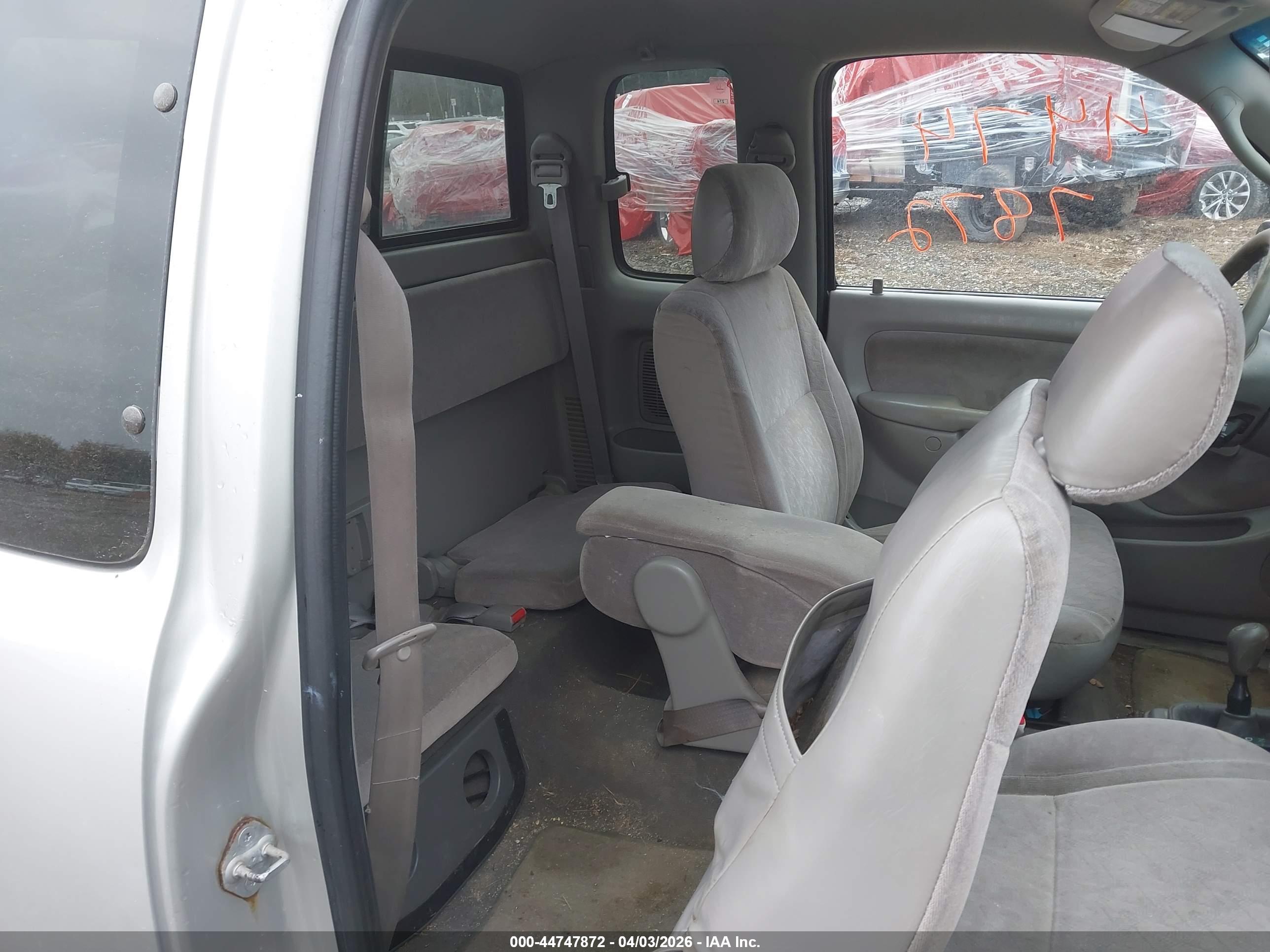 TOYOTA TACOMA image 8