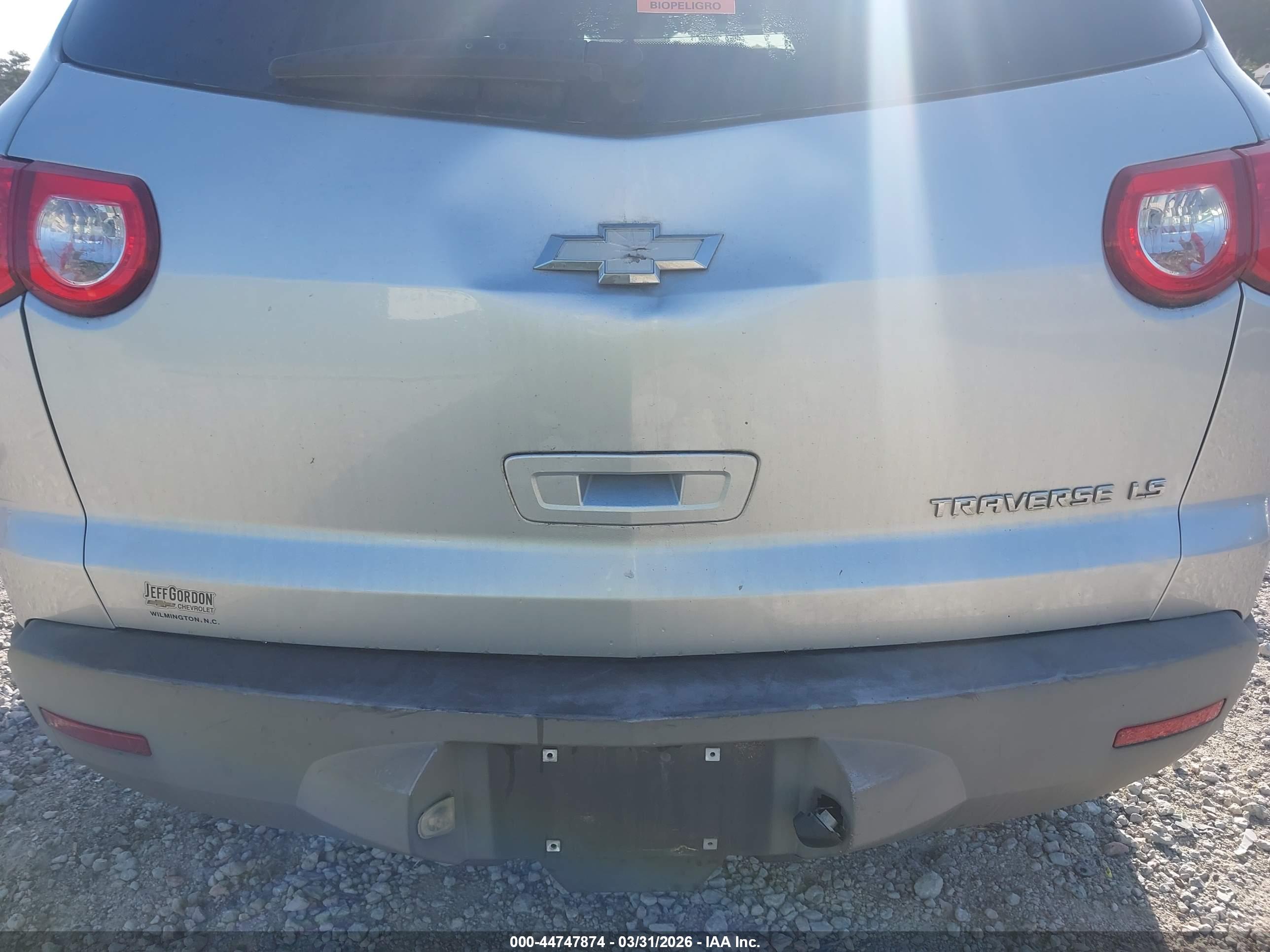 CHEVROLET TRAVERSE image 6