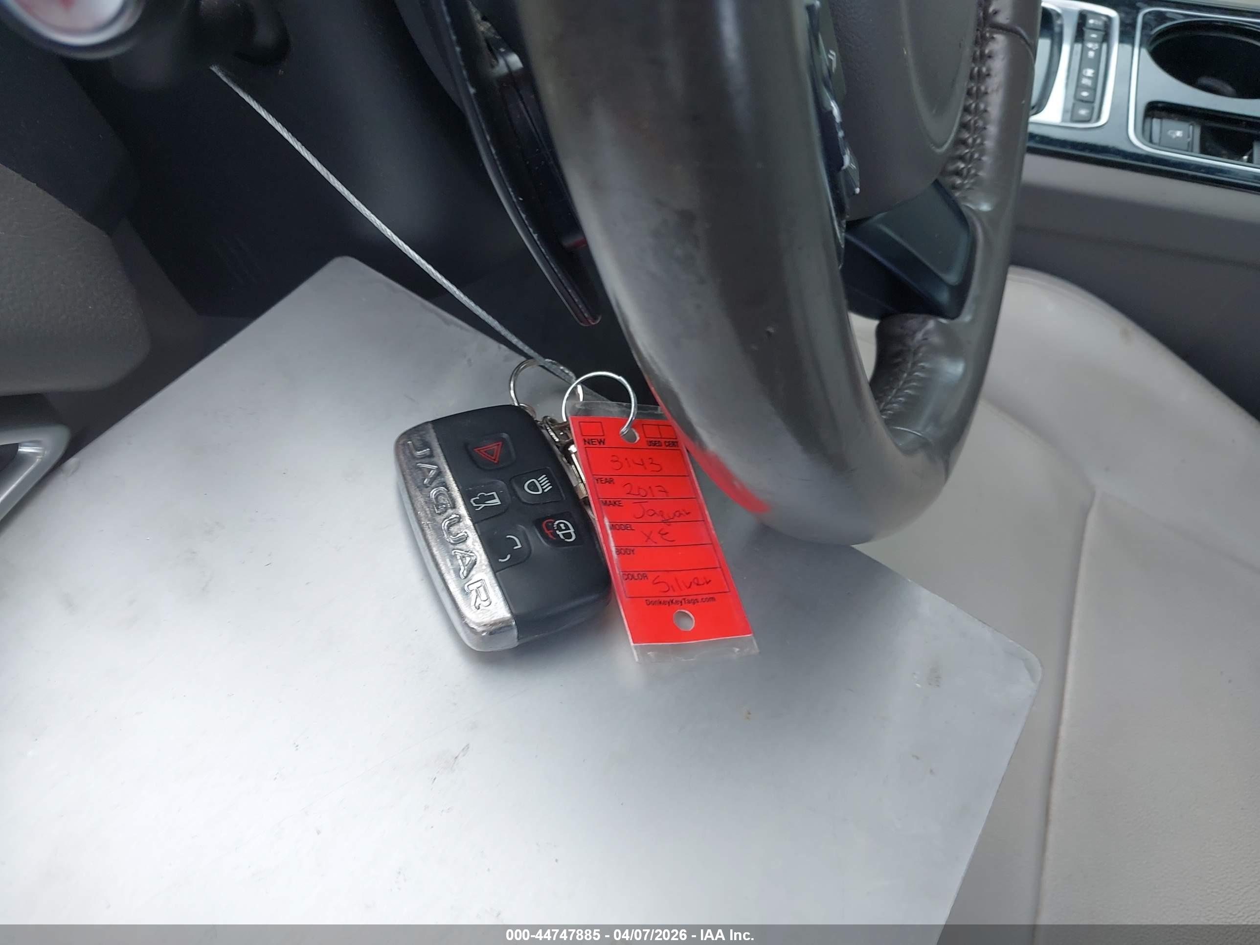 JAGUAR XE image 11