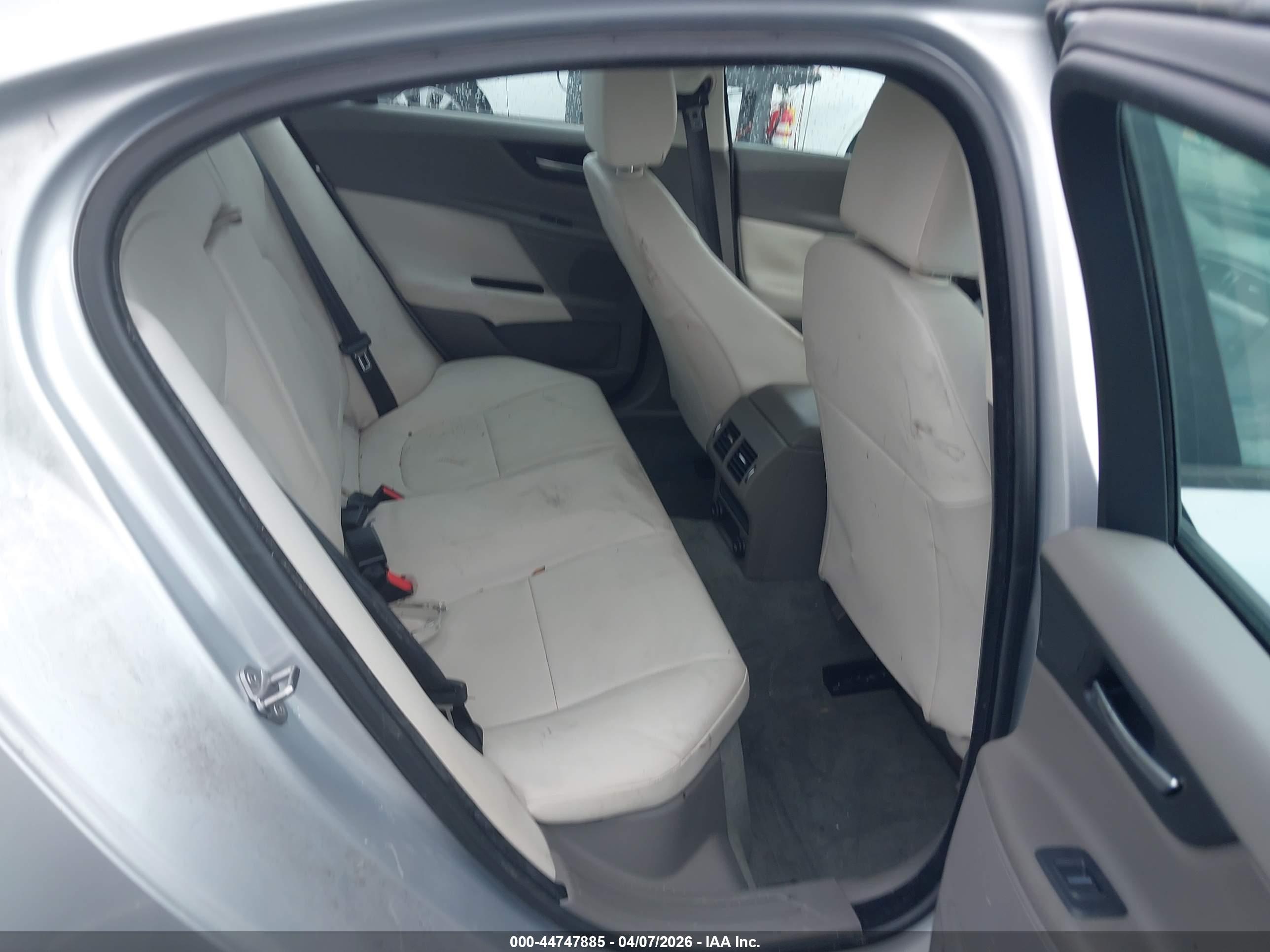 JAGUAR XE image 8