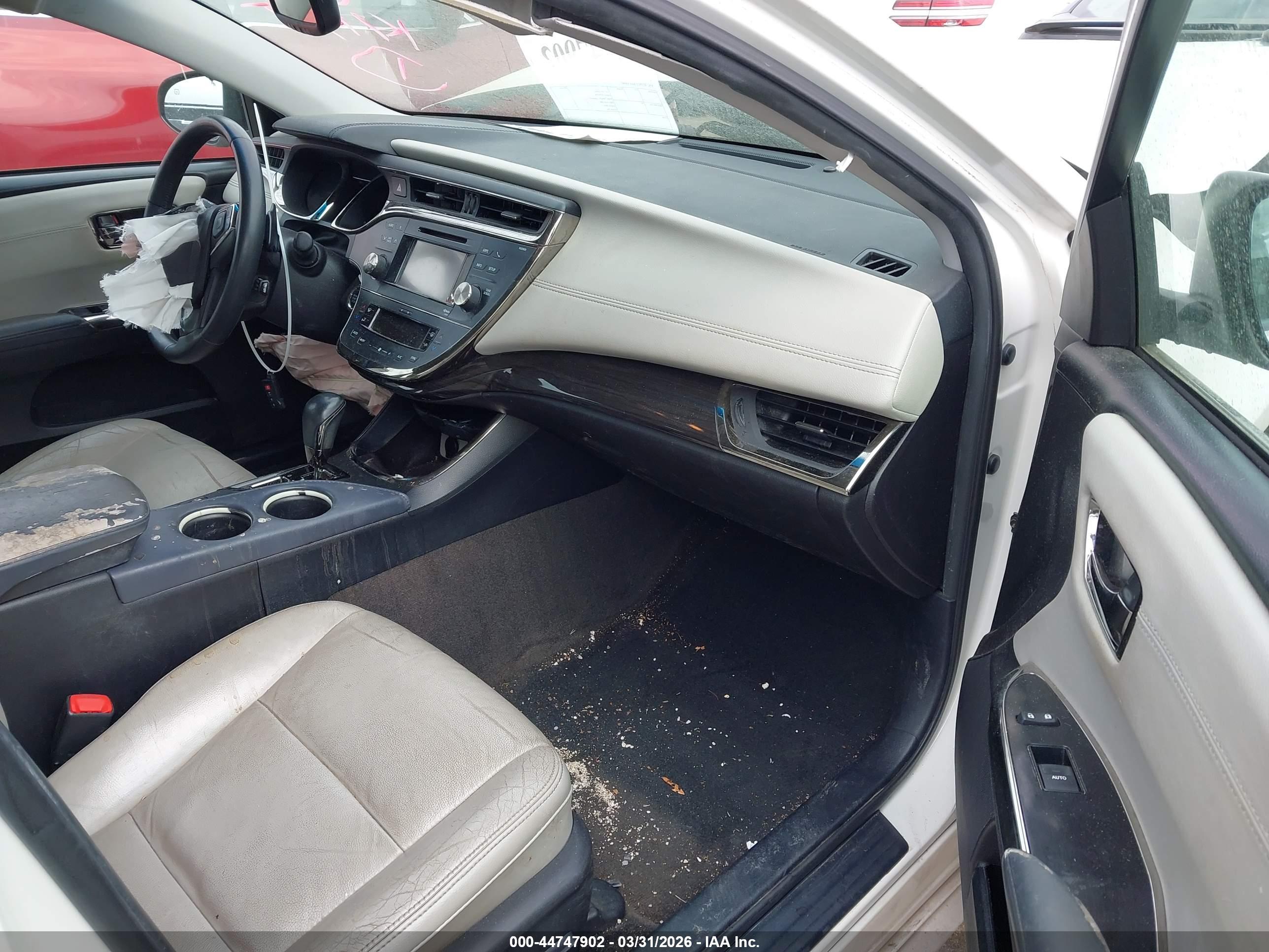 TOYOTA AVALON image 5