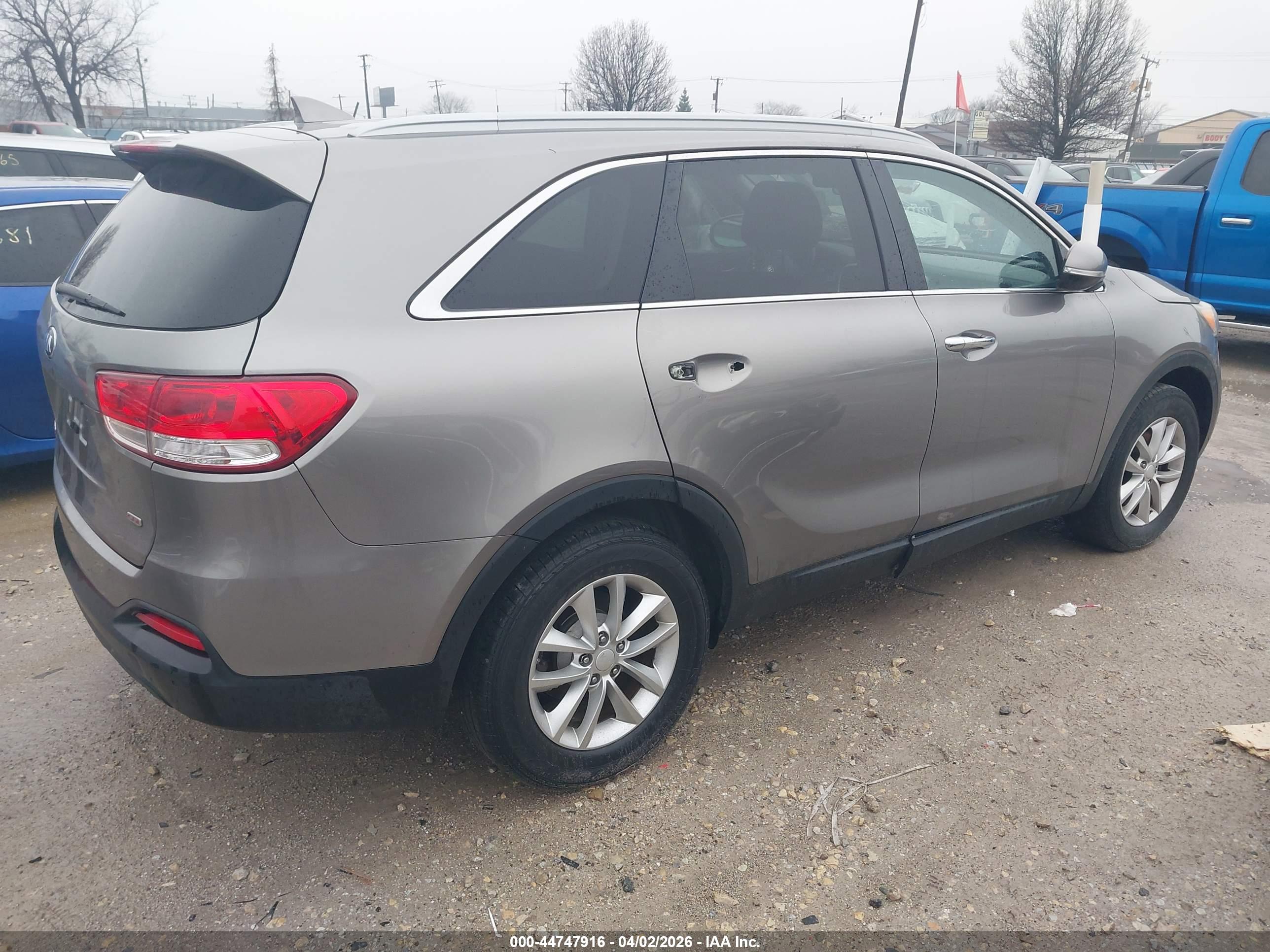 KIA SORENTO image 4