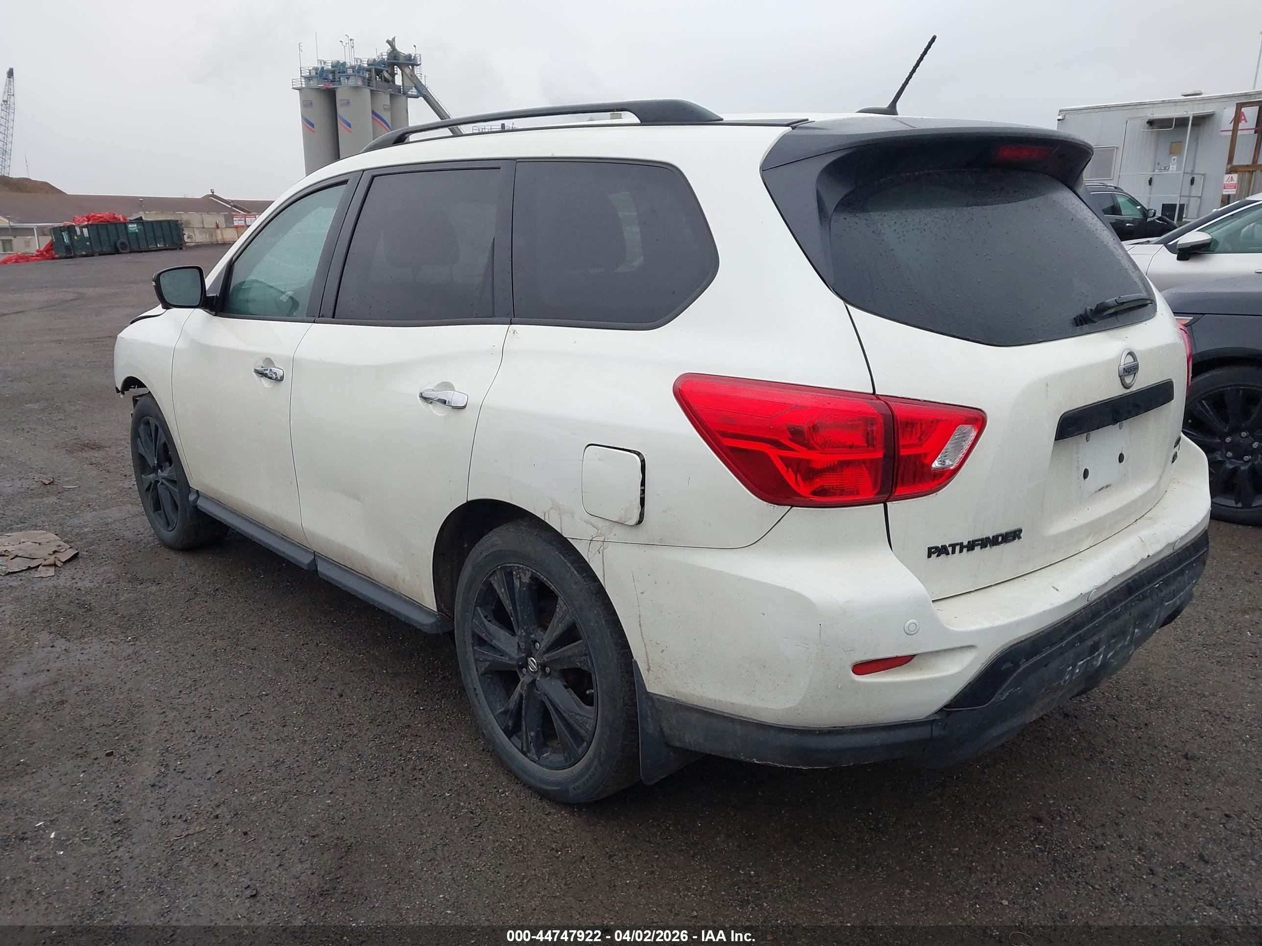 NISSAN PATHFINDER image 3