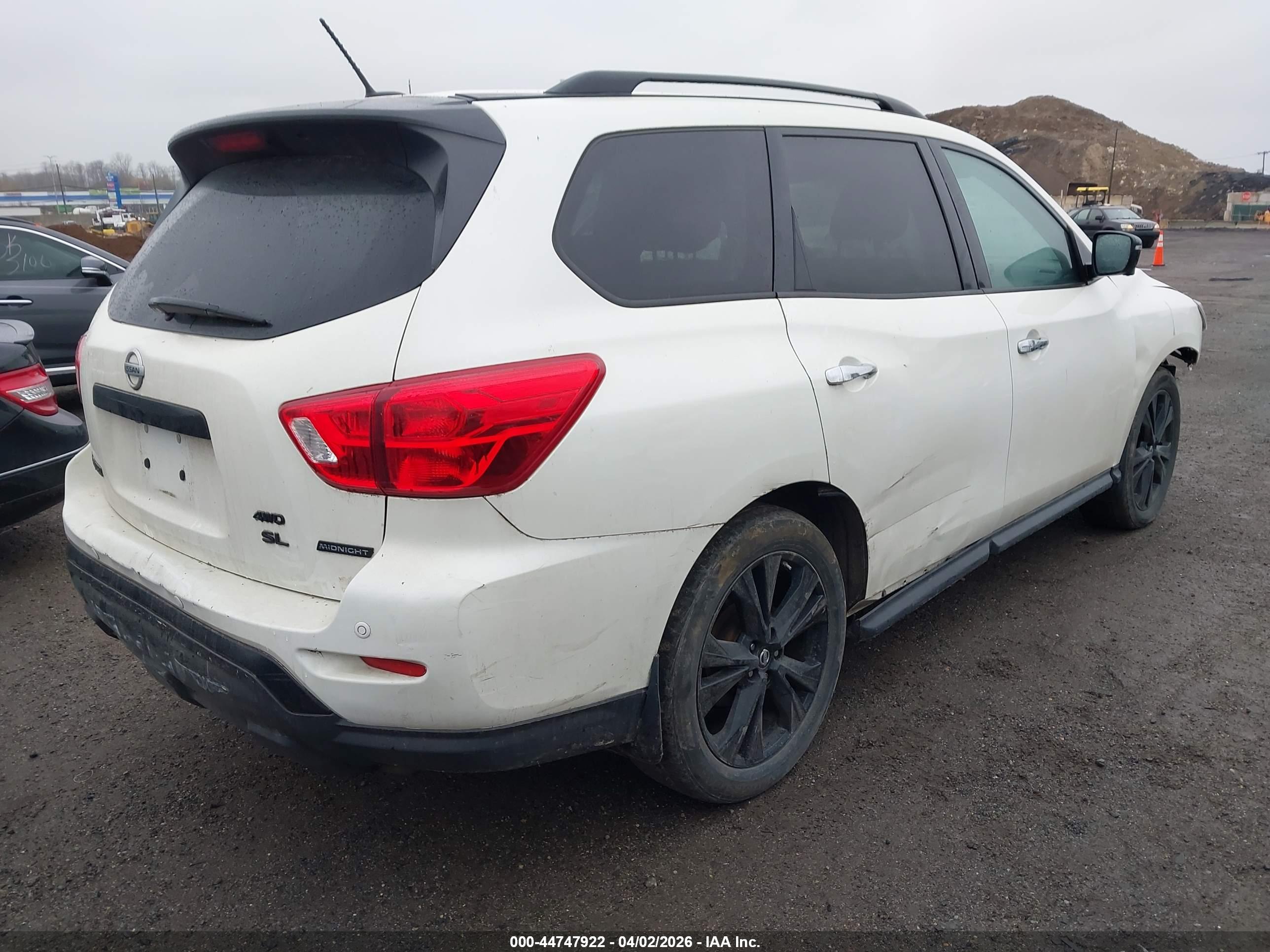 NISSAN PATHFINDER image 4