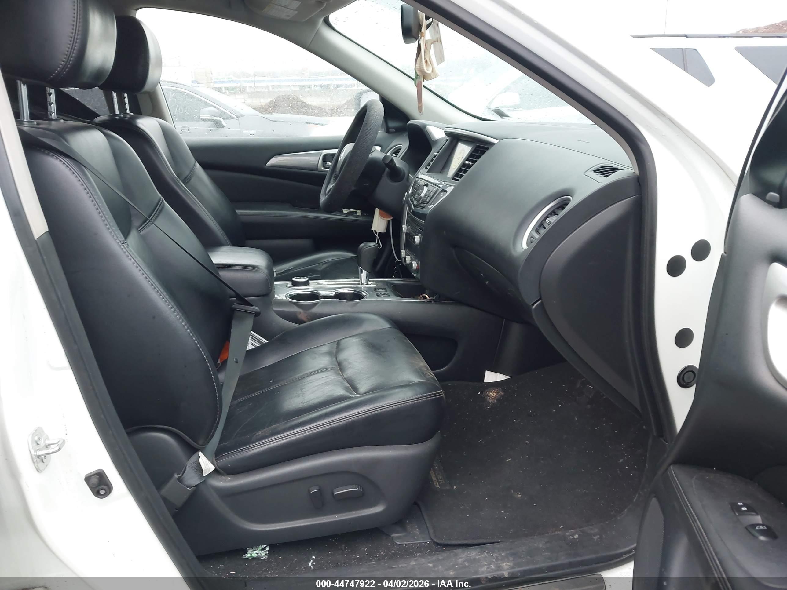 NISSAN PATHFINDER image 5
