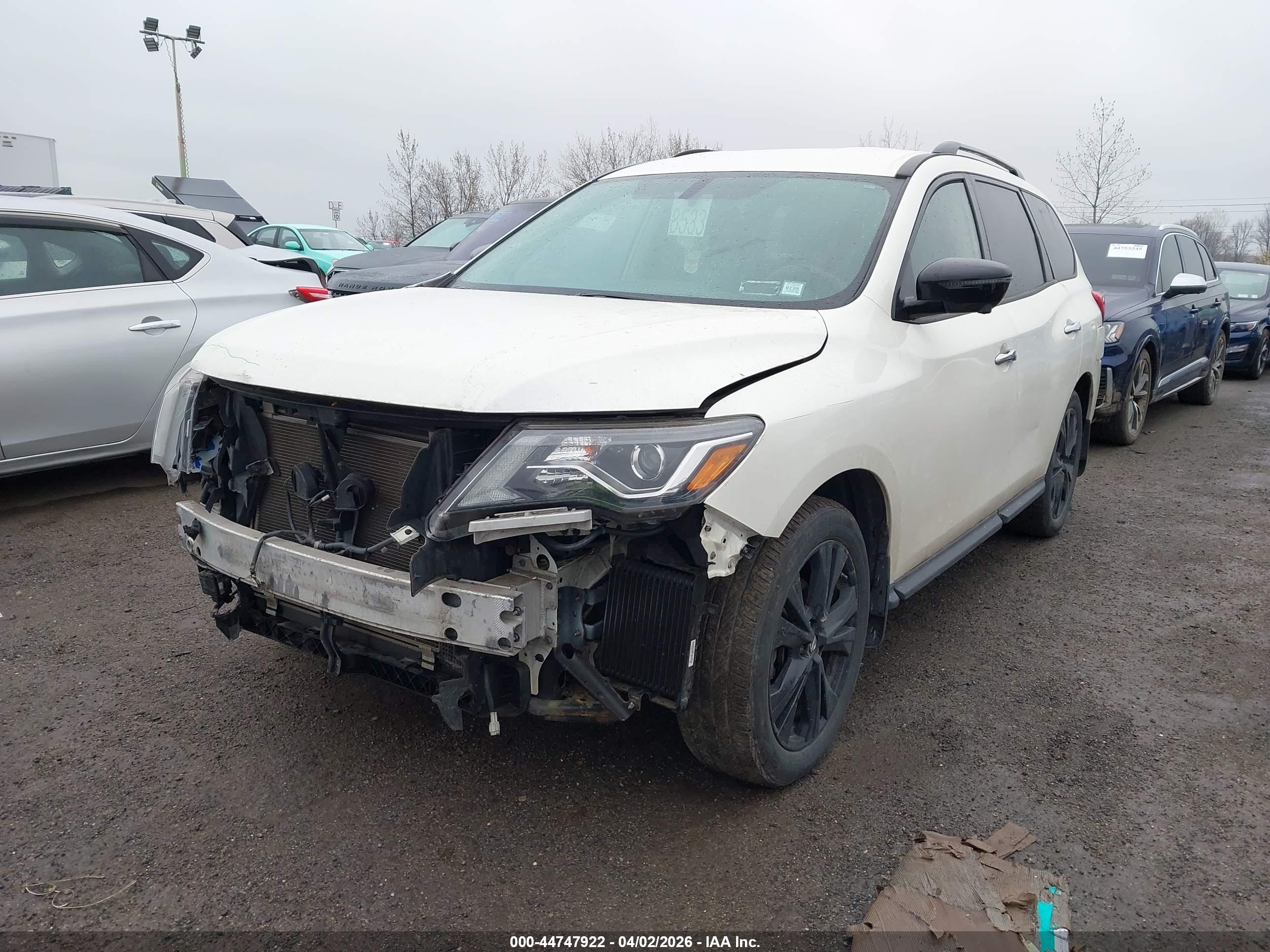 NISSAN PATHFINDER image 6