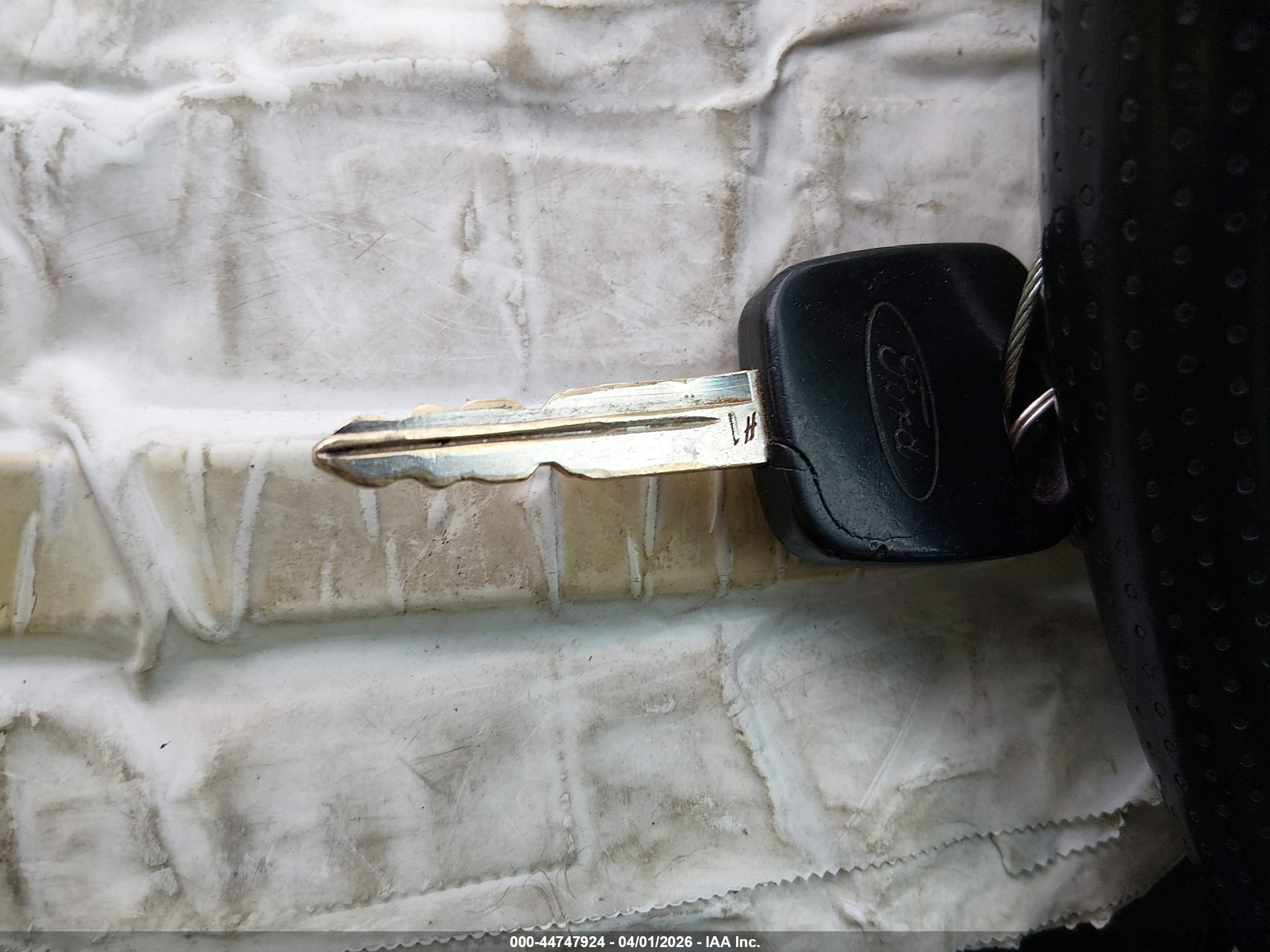 FORD ESCAPE image 11