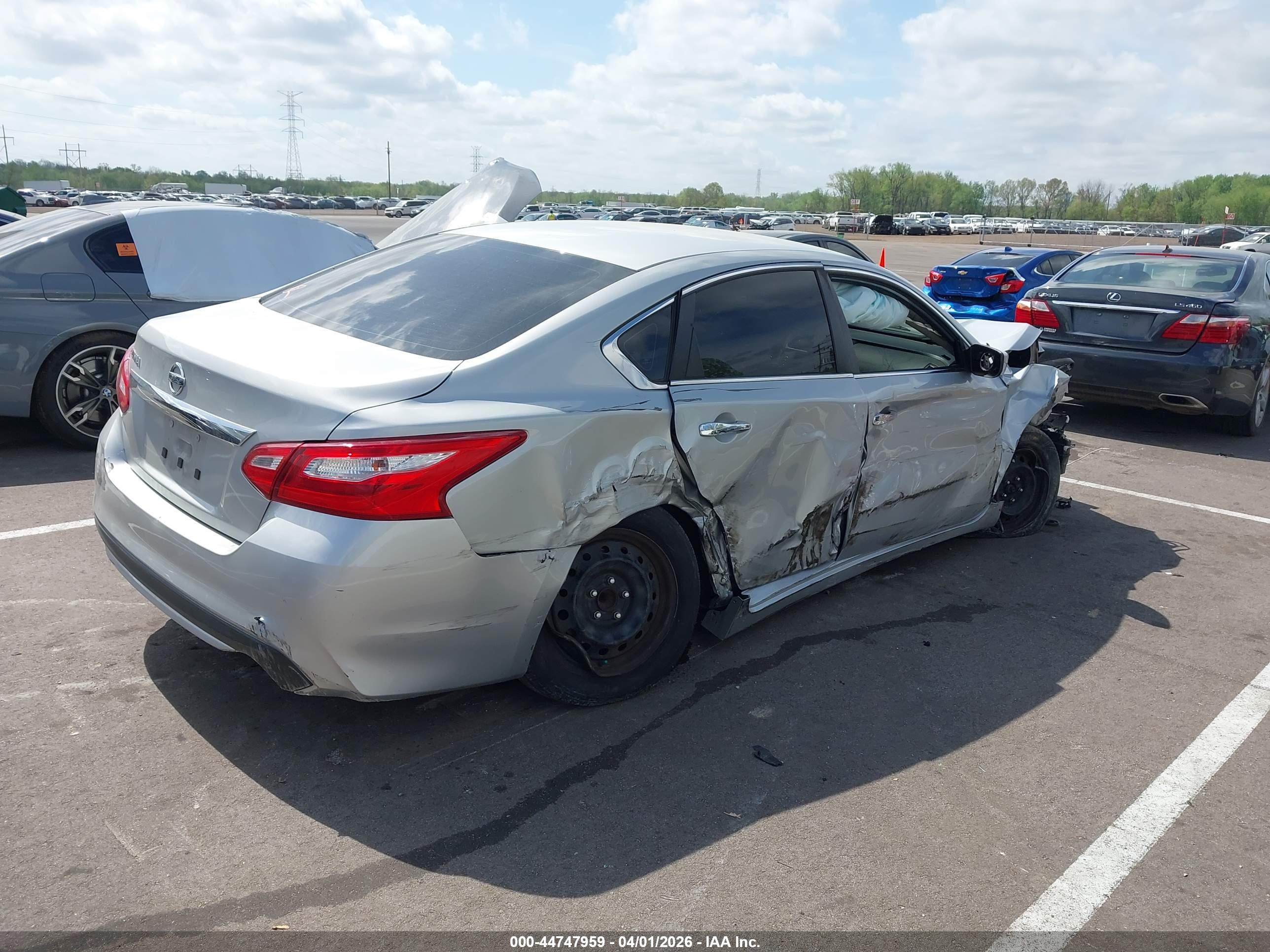 NISSAN ALTIMA image 4