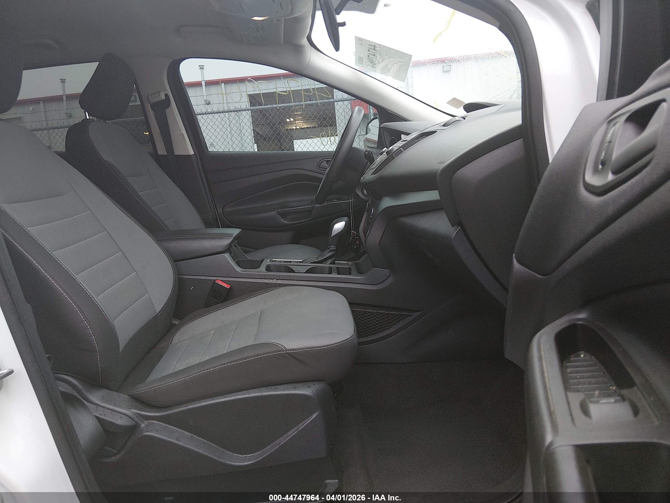 FORD ESCAPE image 5