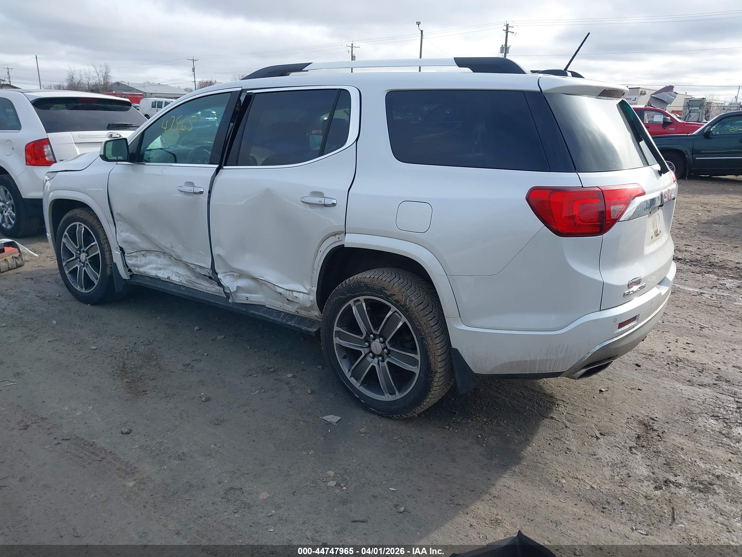GMC ACADIA image 3